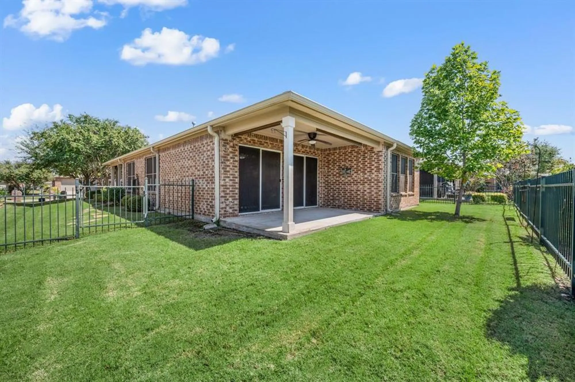 Property Slideshow image 28 of 40 | 7863 whirlwind dr, Frisco, TX, 75036