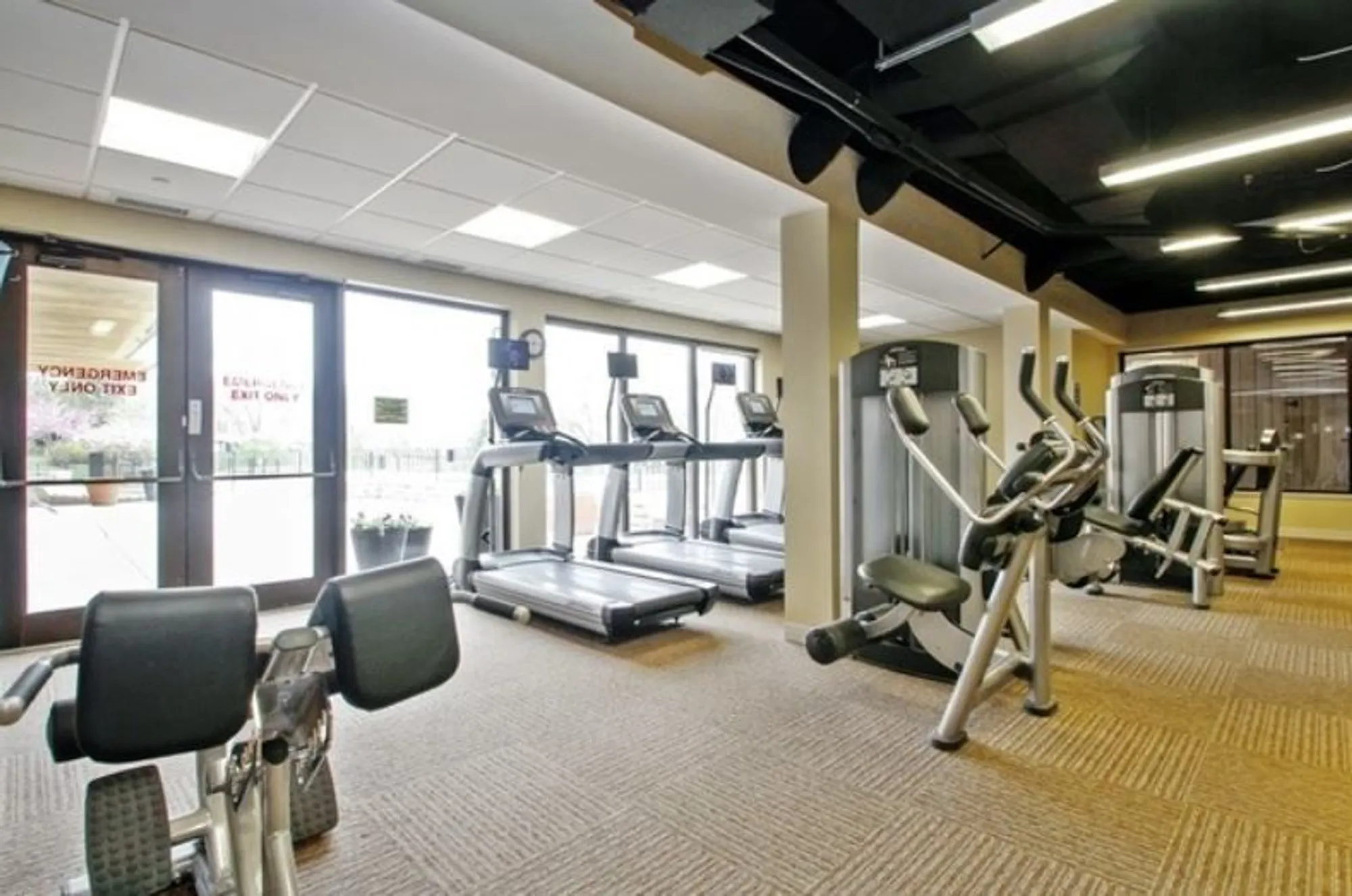 Property Slideshow image 41 of 48 | 535 woodview rd, Lake Barrington, IL, 60010