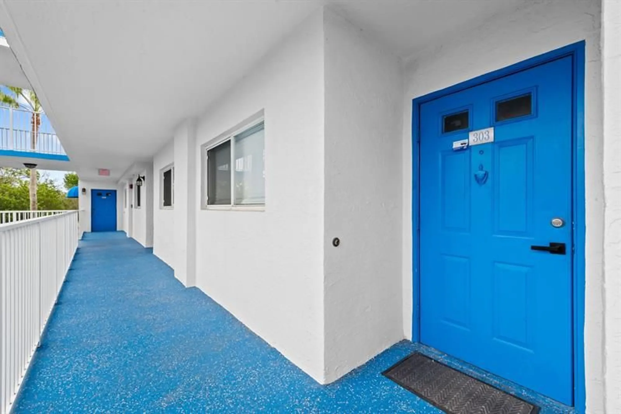 Property Slideshow image 11 of 20 | 4734 lucerne lakes blvd 303, Lake Worth, FL, 33467