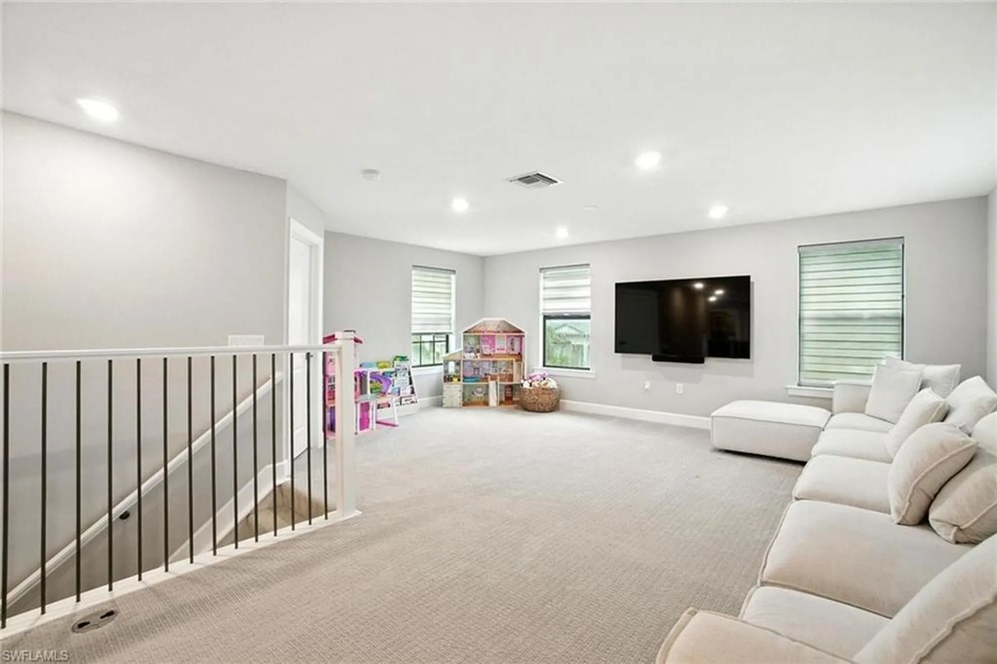 Property Slideshow image 12 of 24 | 17548 kinzie ln, Estero, FL, 33928