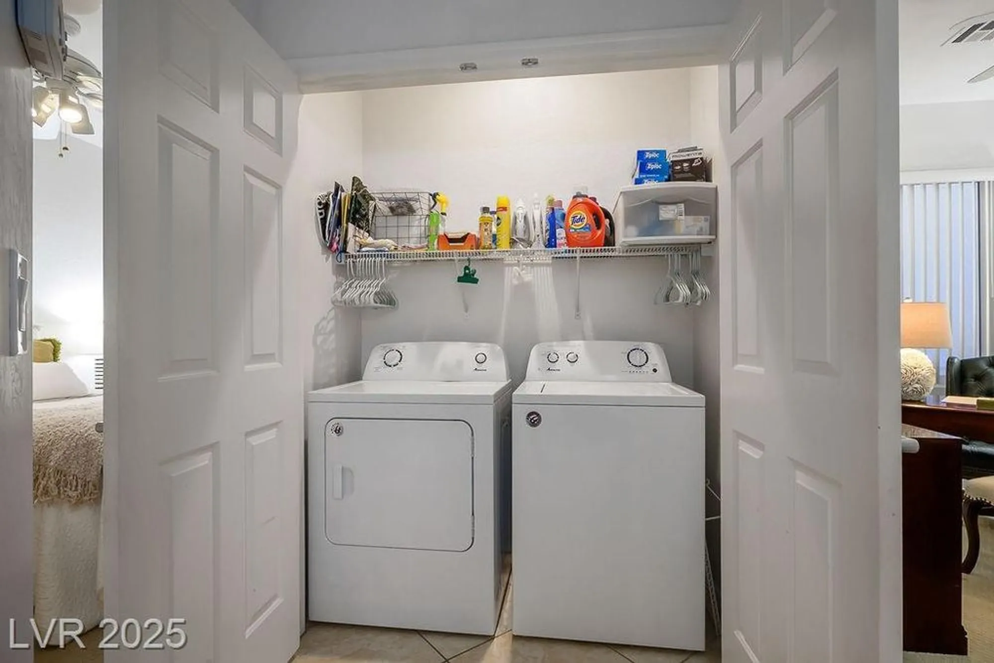 Property Slideshow image 23 of 27 | 2565 cosmic dust st, Henderson, NV, 89044