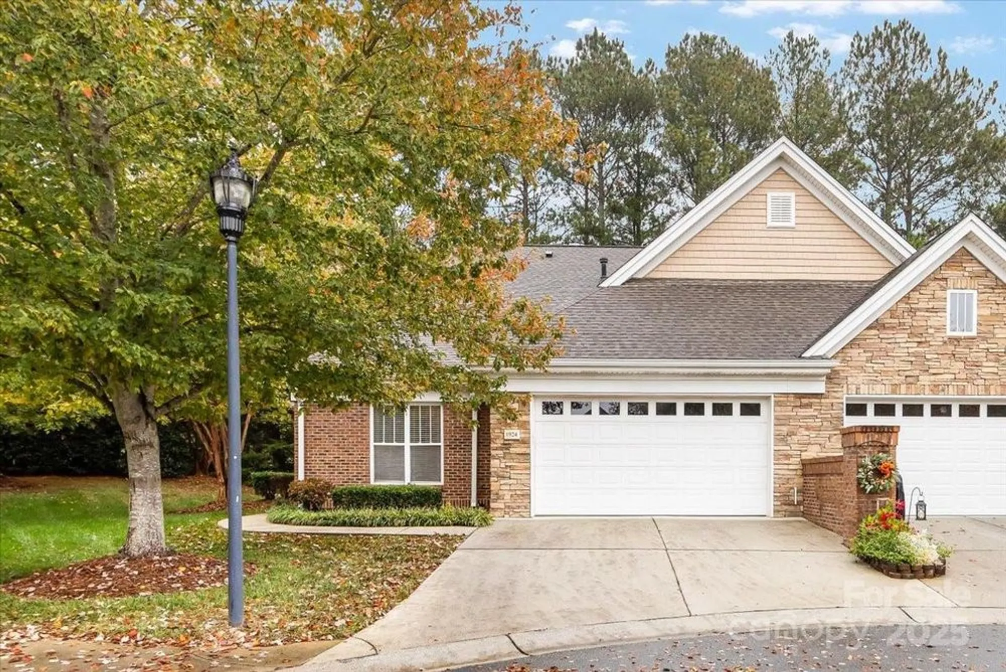 Property Slideshow image 2 of 48 | 1924 mezzo ct, Matthews, NC, 28105