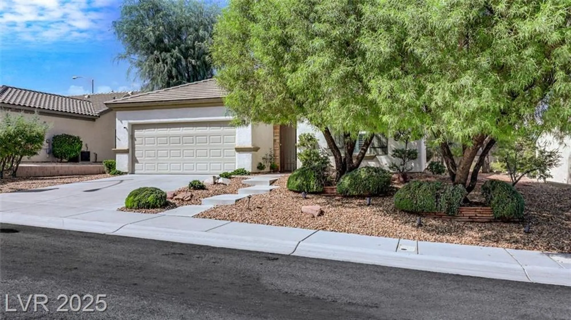 Property Slideshow image 10 of 65 | 2119 burtonsville dr, Henderson, NV, 89044