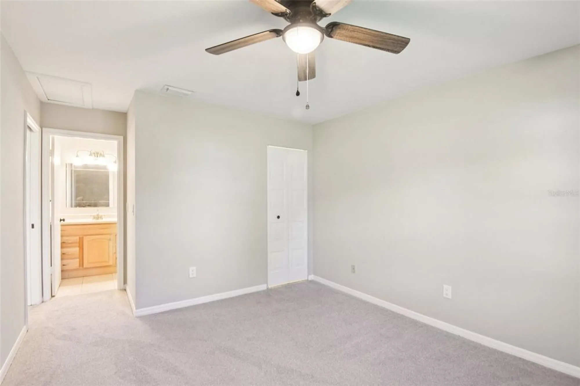 Property Slideshow image 17 of 63 | 2304 glenmore cir 327, Sun City Center, FL, 33573
