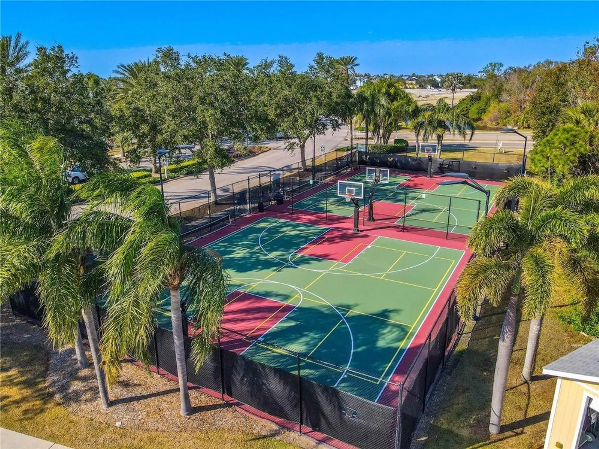 Property Slideshow image 84 of 90 | 114 aberdeen pond dr, Apollo Beach, FL, 33572