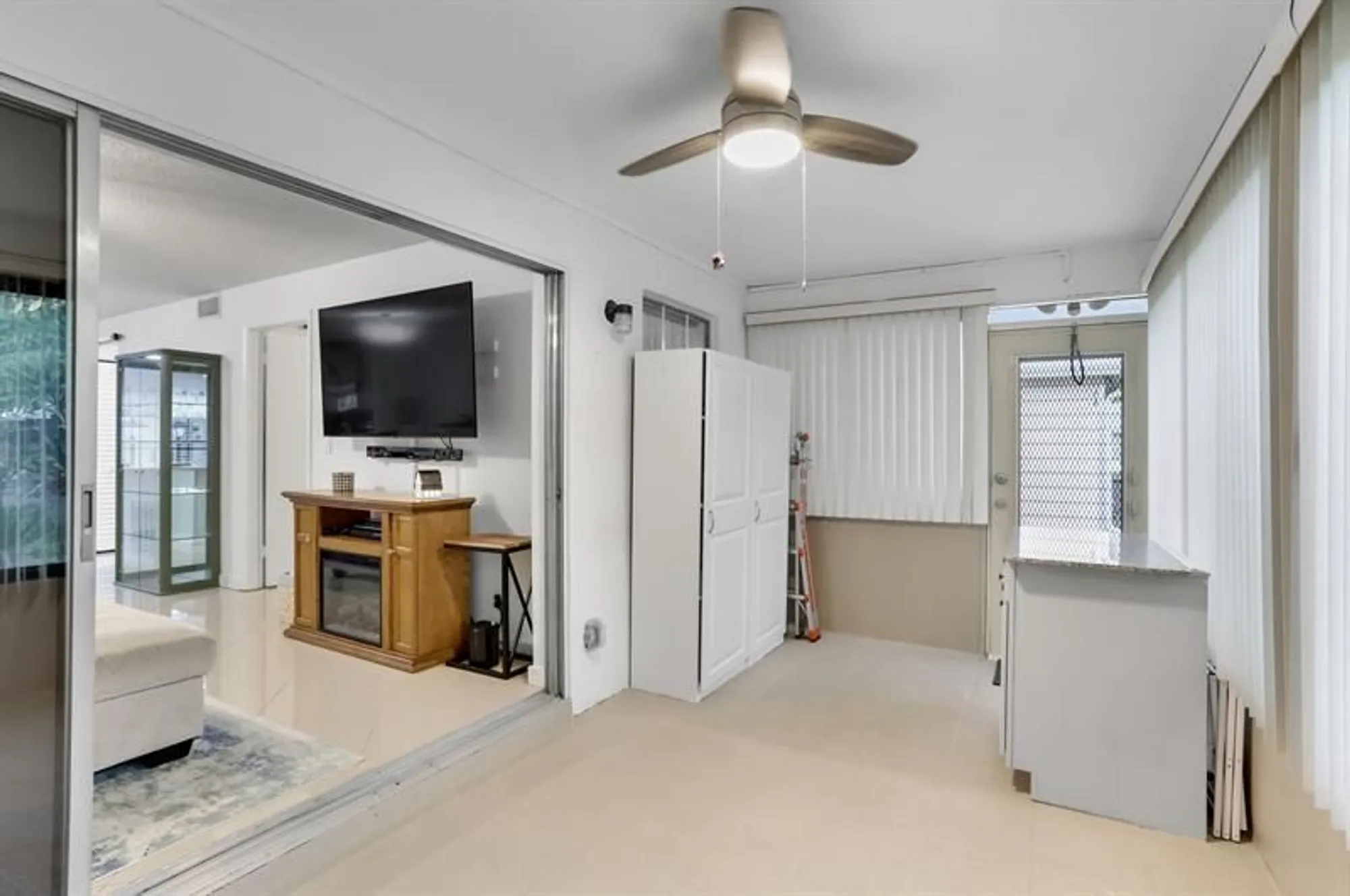 Property Slideshow image 14 of 33 | 395 bennington ln, Lake Worth, FL, 33467