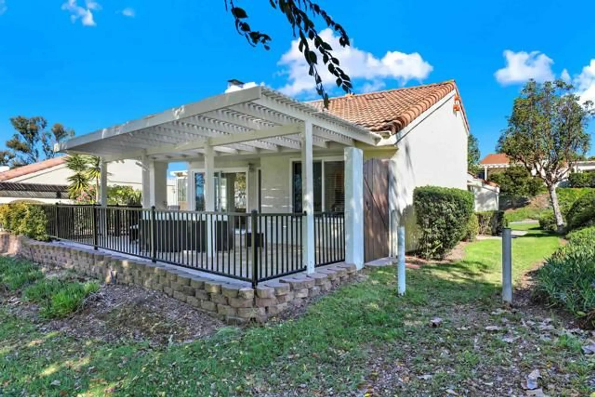 Property Slideshow image 38 of 50 | 17620 plaza ascope, San Diego, CA, 92128