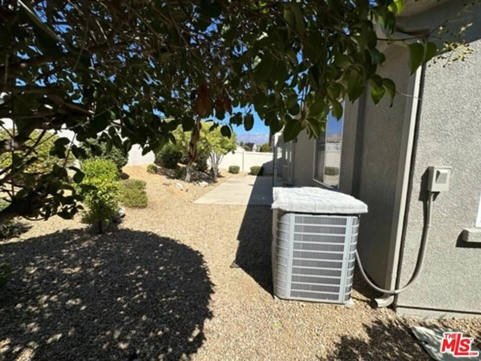 Property Slideshow image 27 of 34 | 193 kettle crk, Beaumont, CA, 92223