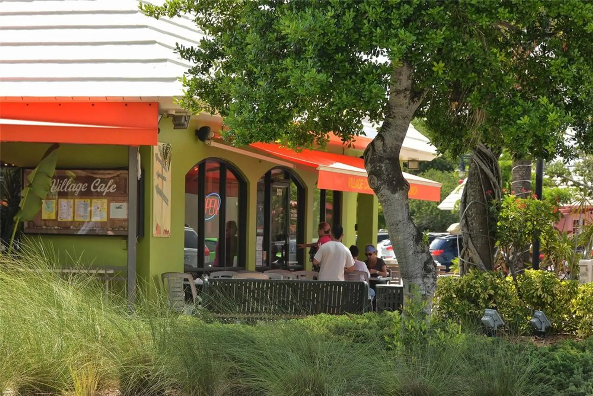 Property Slideshow image 79 of 90 | 1300 n portofino dr apt 305, Sarasota, FL, 34242