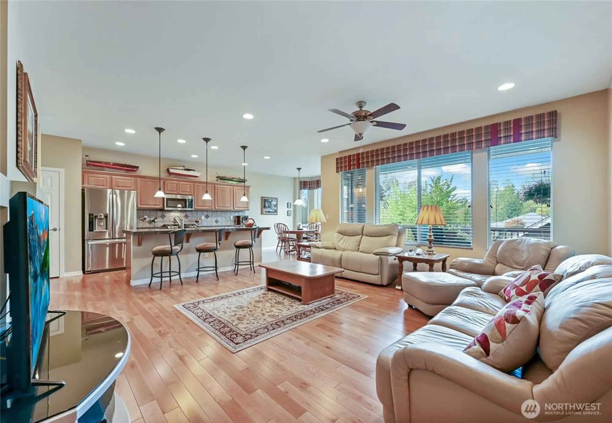 Property Slideshow image 11 of 32 | 13841 231st ln, Redmond, WA, 98053