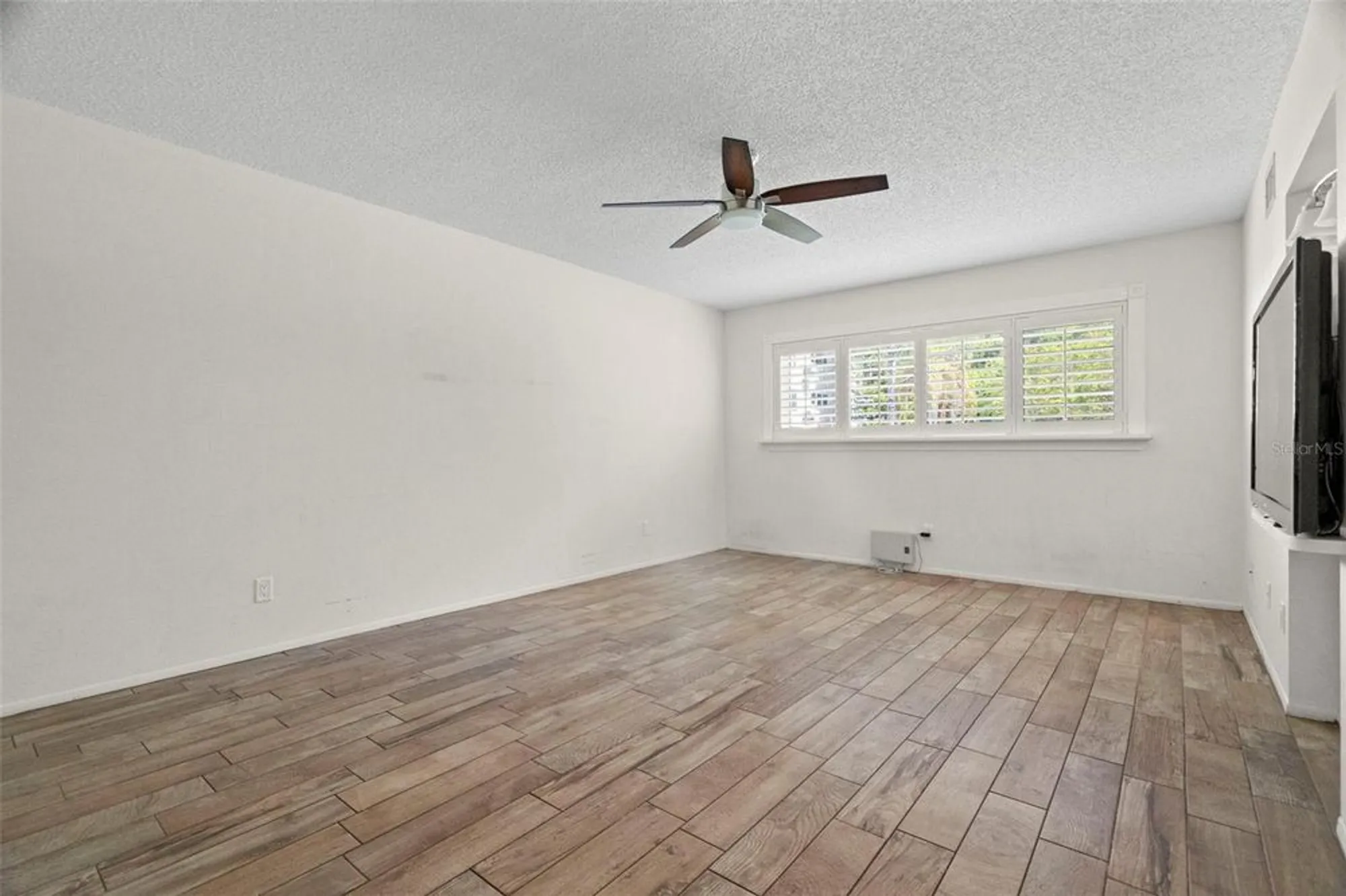 Property Slideshow image 16 of 33 | 2440 world parkway blvd apt 16, Clearwater, FL, 33763