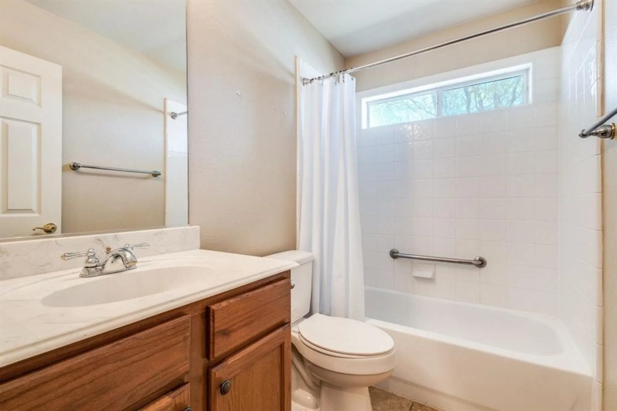 Property Slideshow image 12 of 13 | 9056 crestview dr, Denton, TX, 76207