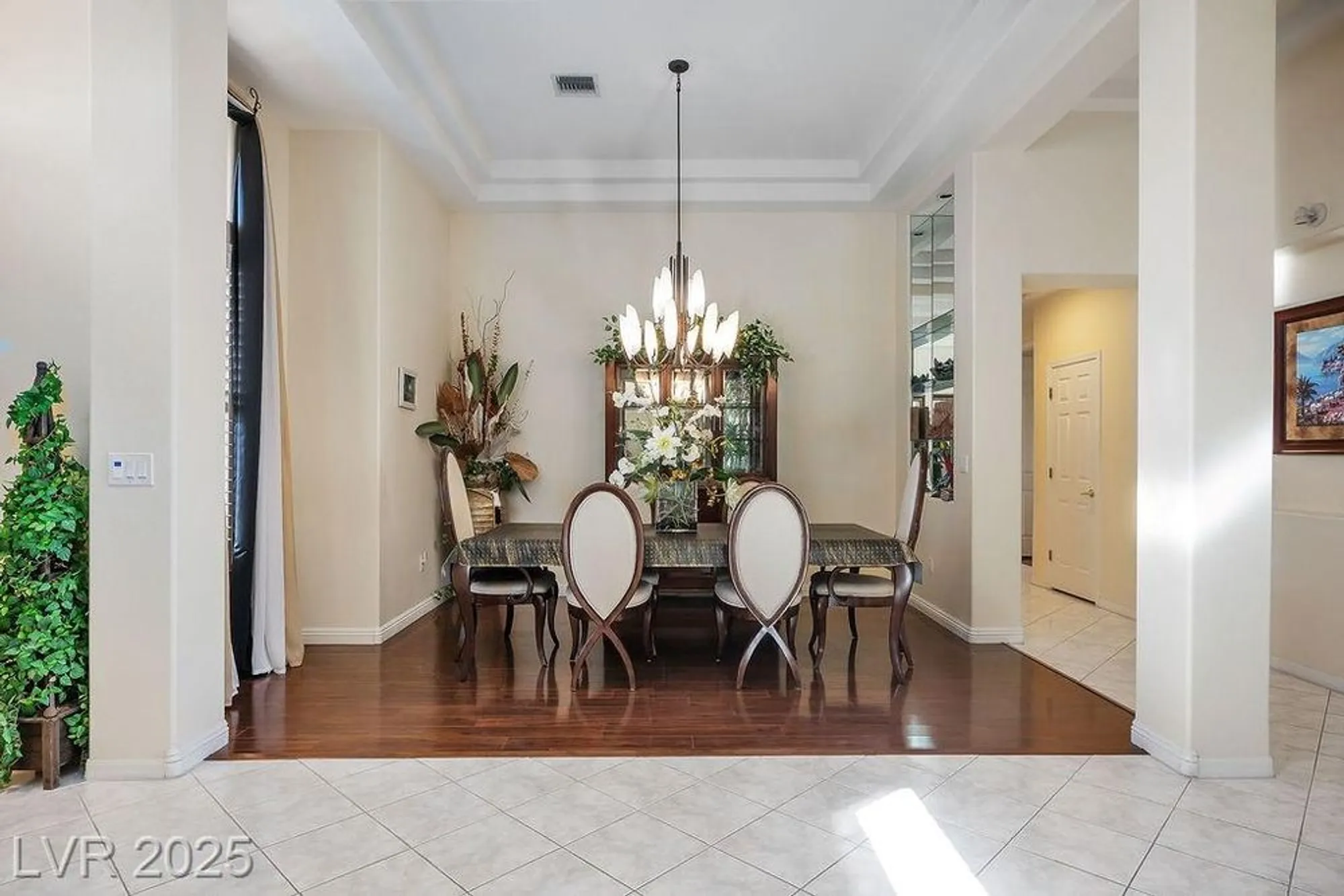 Property Slideshow image 17 of 99 | 10712 button willow dr, Las Vegas, NV, 89134