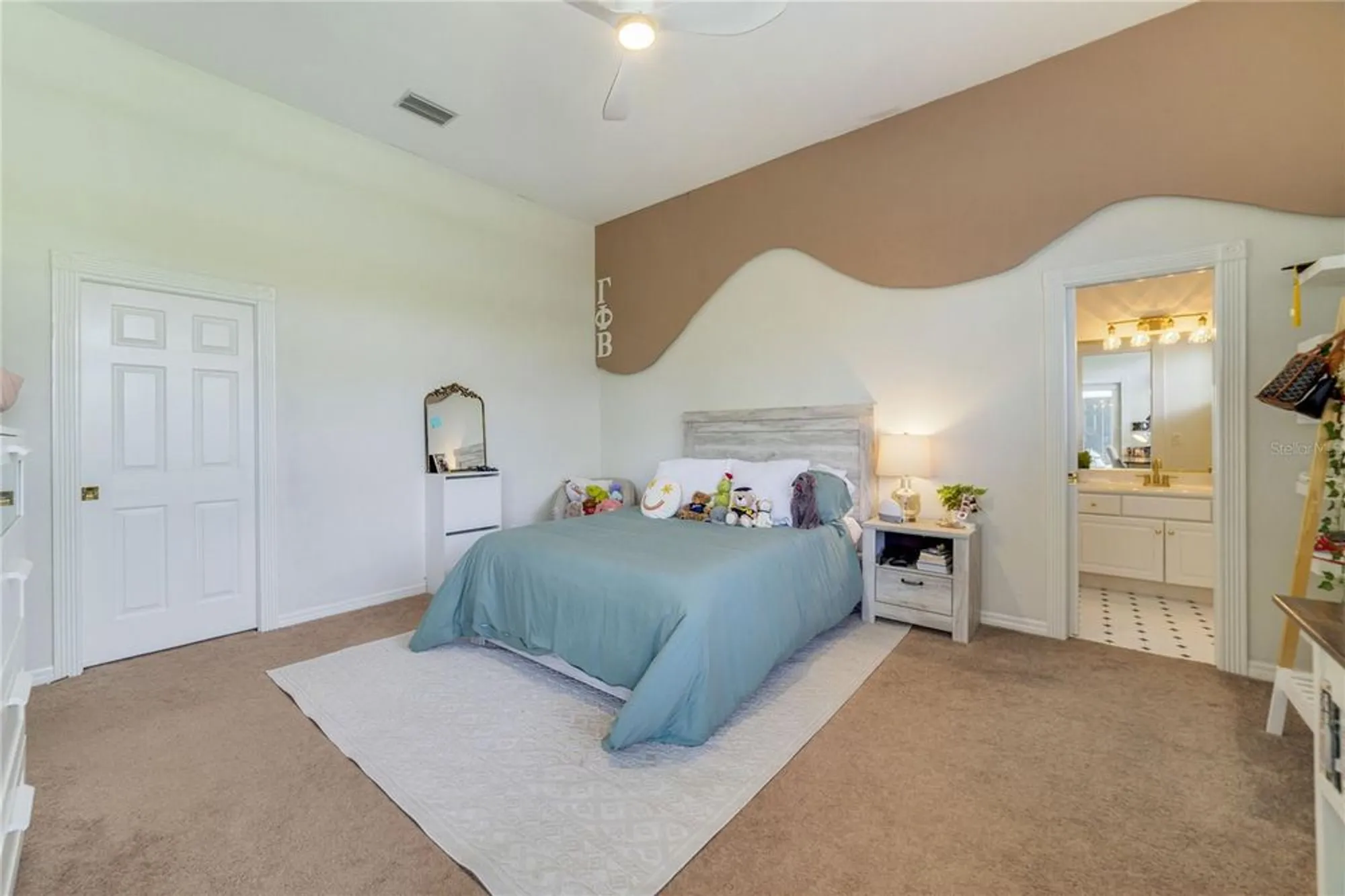 Property Slideshow image 34 of 54 | 1741 edgewater dr, Mount Dora, FL, 32757