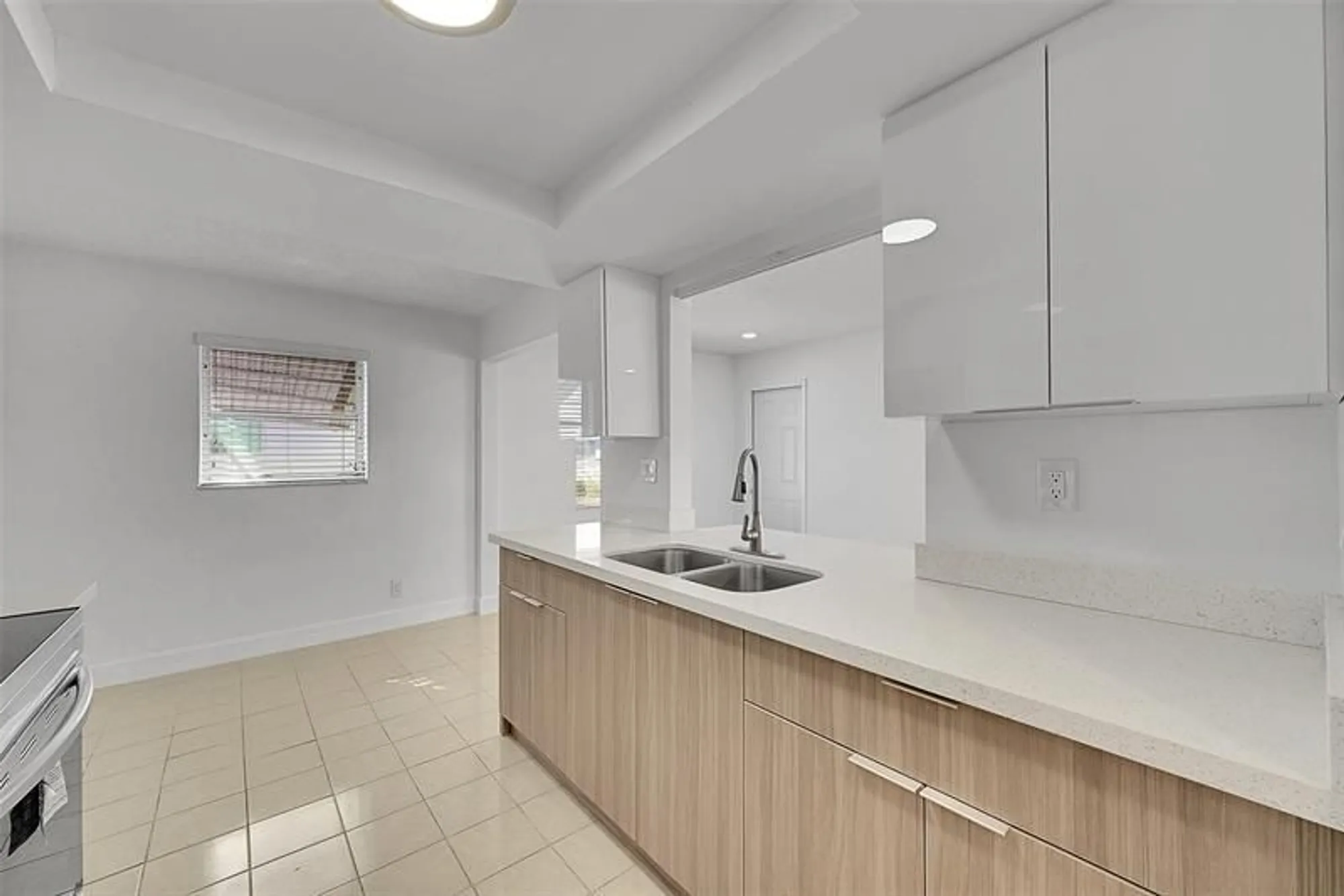 Property Slideshow image 3 of 25 | 2851 w golf blvd, Pompano Beach, FL, 33064