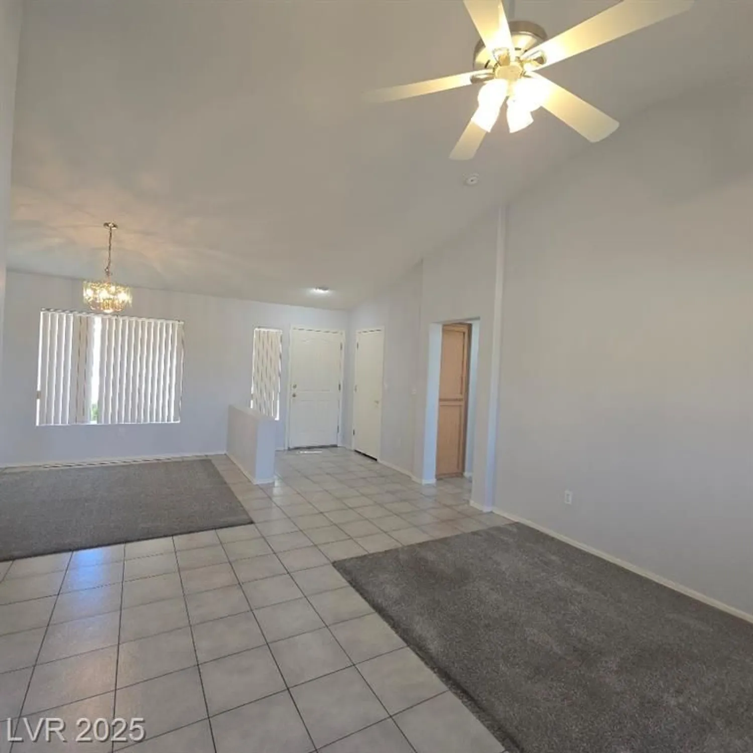 Property Slideshow image 9 of 38 | 10713 paradise point dr, Las Vegas, NV, 89134
