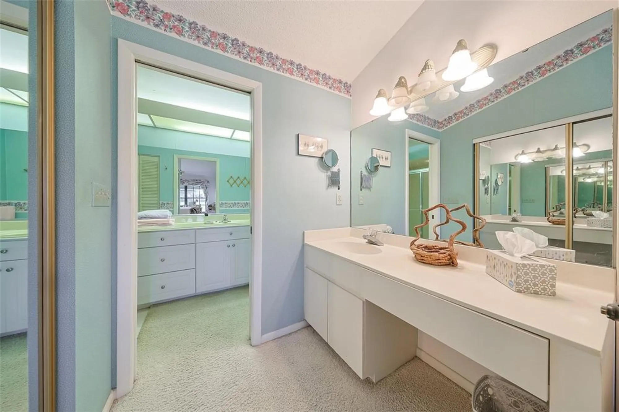 Property Slideshow image 26 of 56 | 5941 clubside dr # 5941, Sarasota, FL, 34243