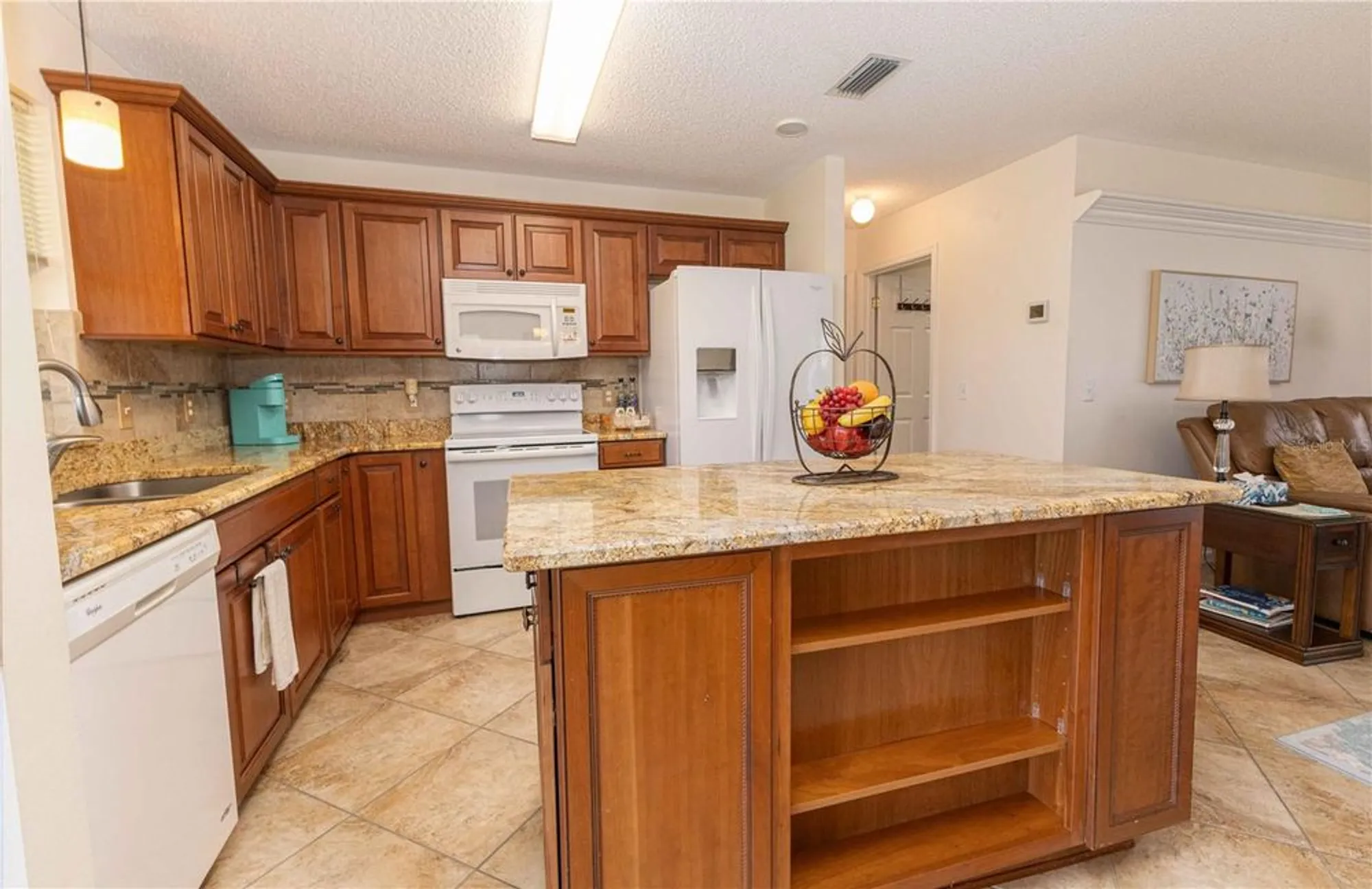 Property Slideshow image 8 of 25 | 1737 lauren ln, Lady Lake, FL, 32159