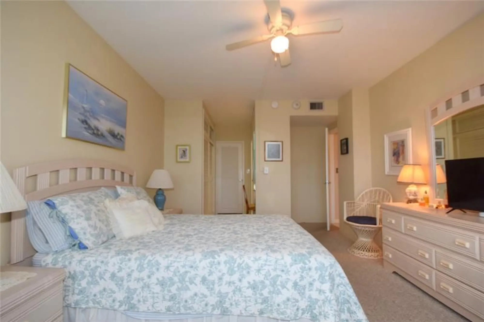 Property Slideshow image 9 of 38 | 3333 ne 34th st 1402, Fort Lauderdale, FL, 33308