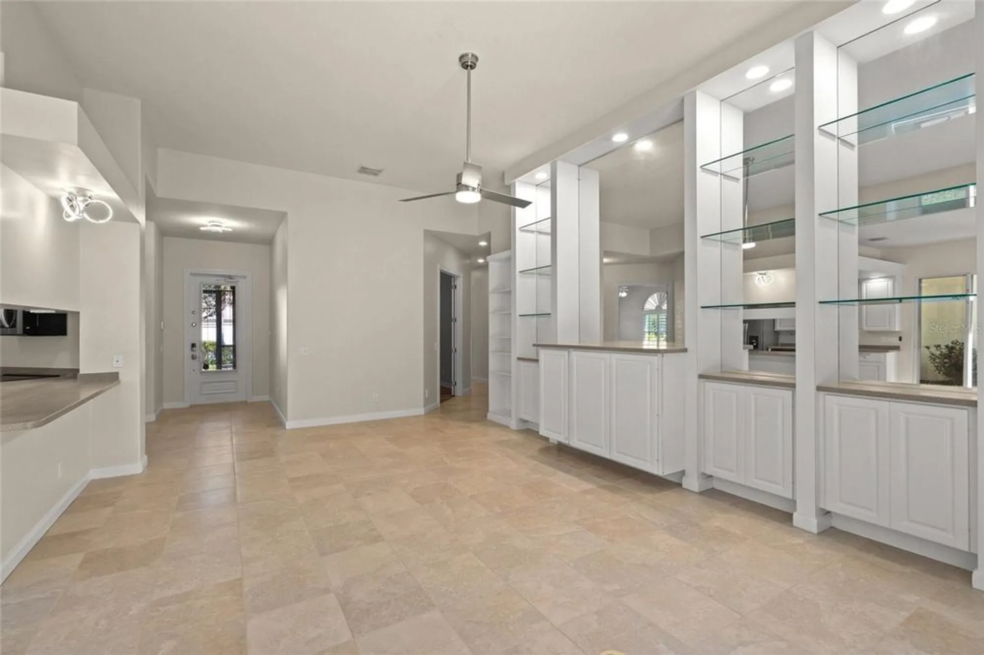 Property Slideshow image 8 of 46 | 5762 benevento dr, Sarasota, FL, 34238