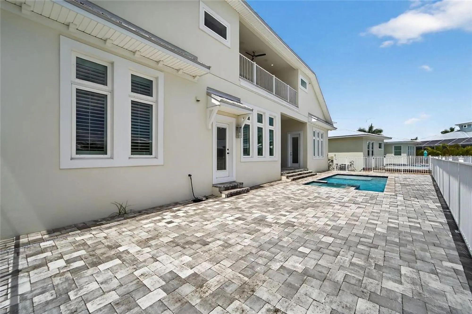 Property Slideshow image 12 of 100 | 5713 tybee island dr, Apollo Beach, FL, 33572