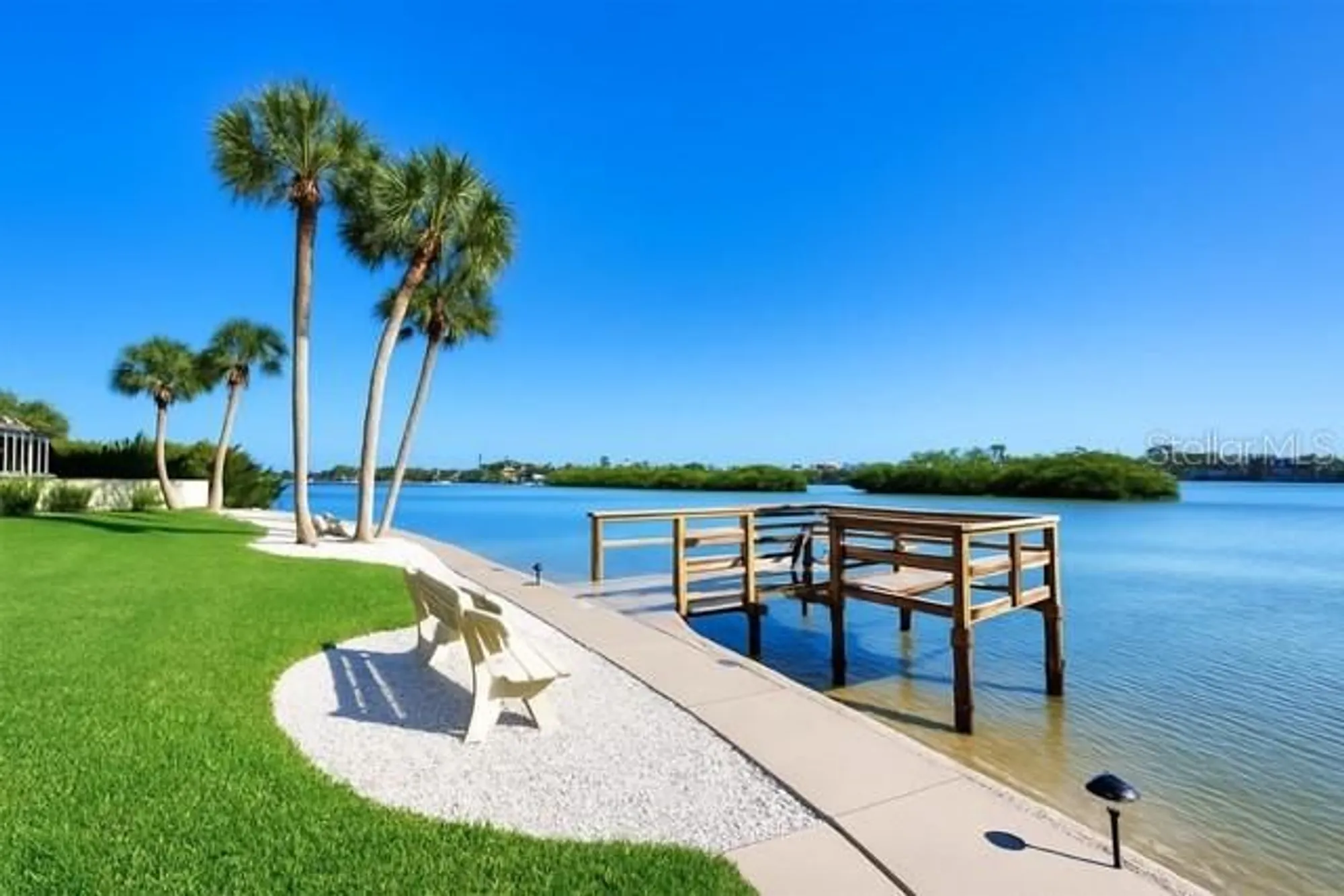 Property Slideshow image 17 of 20 | 1250 n portofino dr apt 408, Sarasota, FL, 34242
