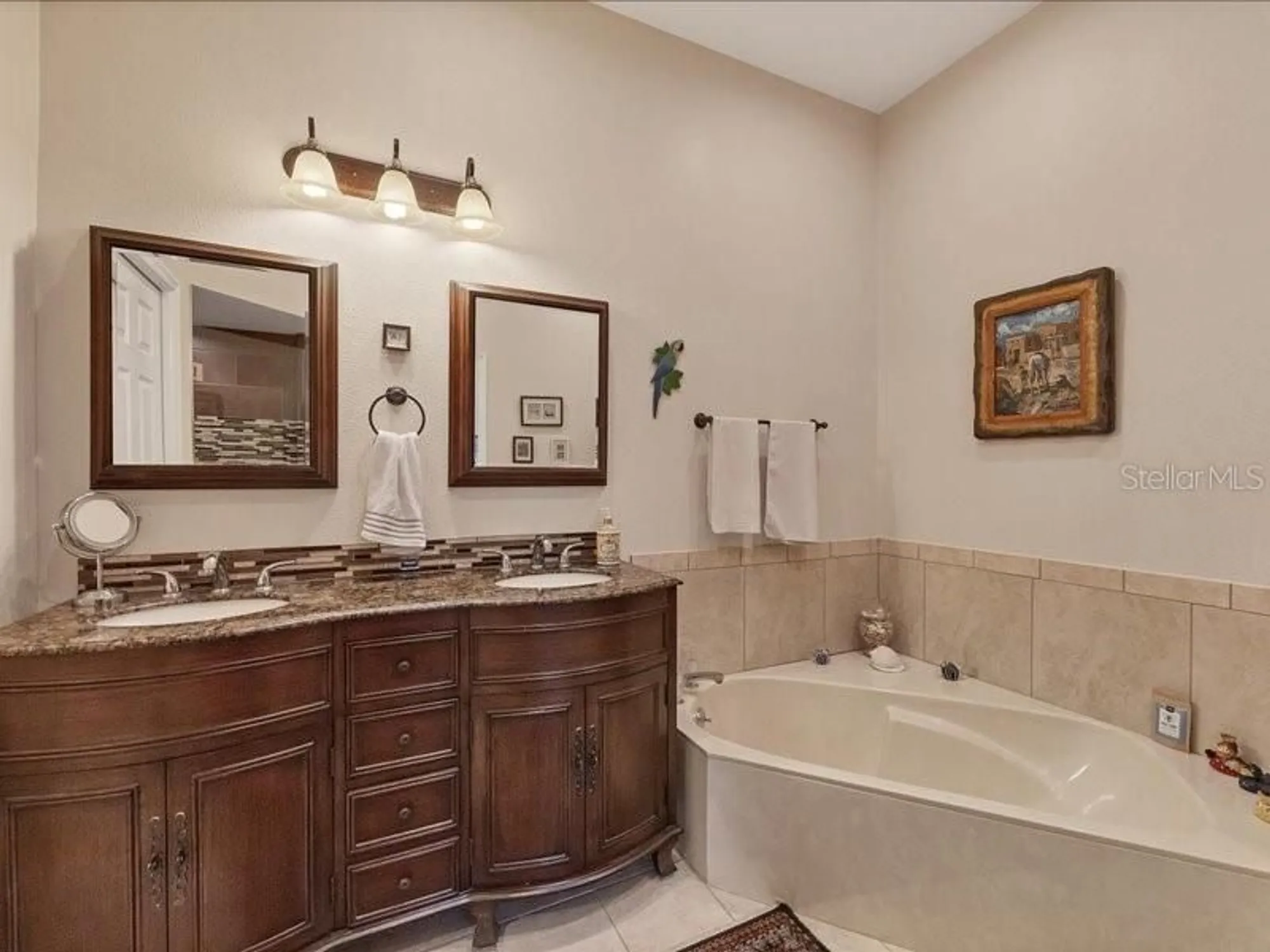 Property Slideshow image 22 of 54 | 7724 palm aire ln, Sarasota, FL, 34243