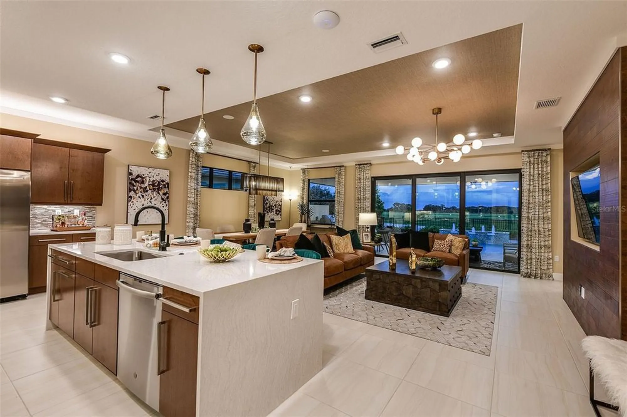 Property Slideshow image 10 of 77 | 18123 cresswind ter, Lakewood Ranch, FL, 34211