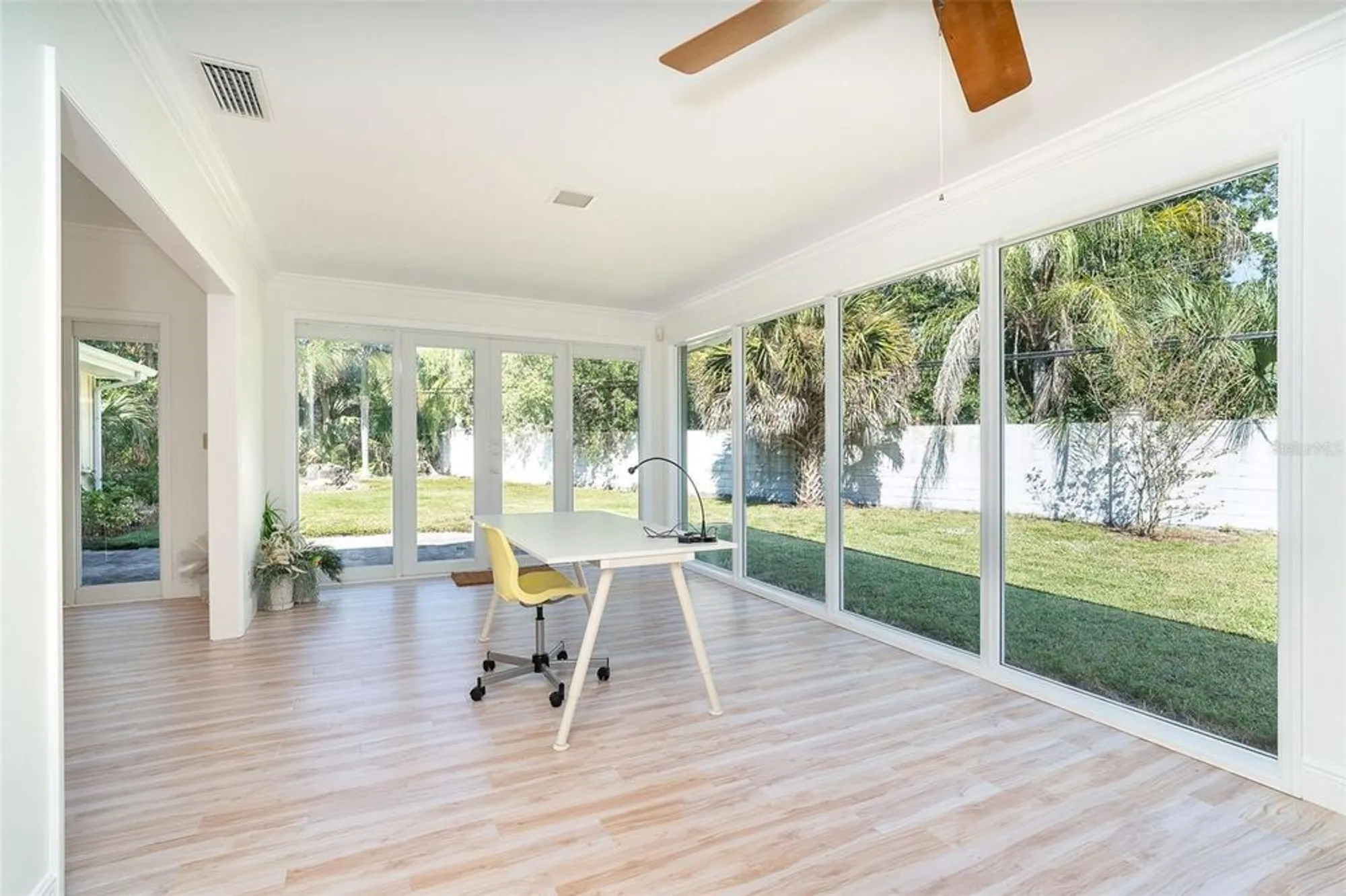 Property Slideshow image 13 of 43 | 12 golf view dr, Englewood, FL, 34223