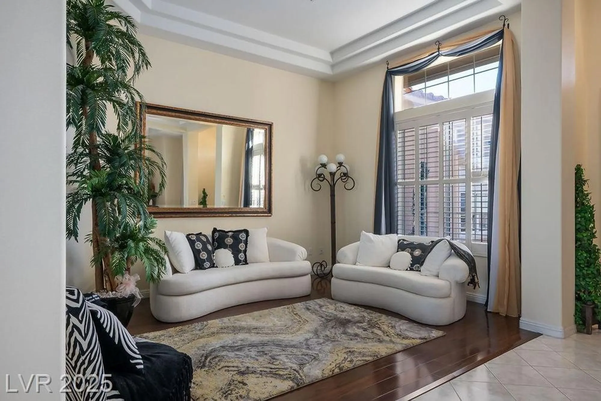 Property Slideshow image 16 of 99 | 10712 button willow dr, Las Vegas, NV, 89134