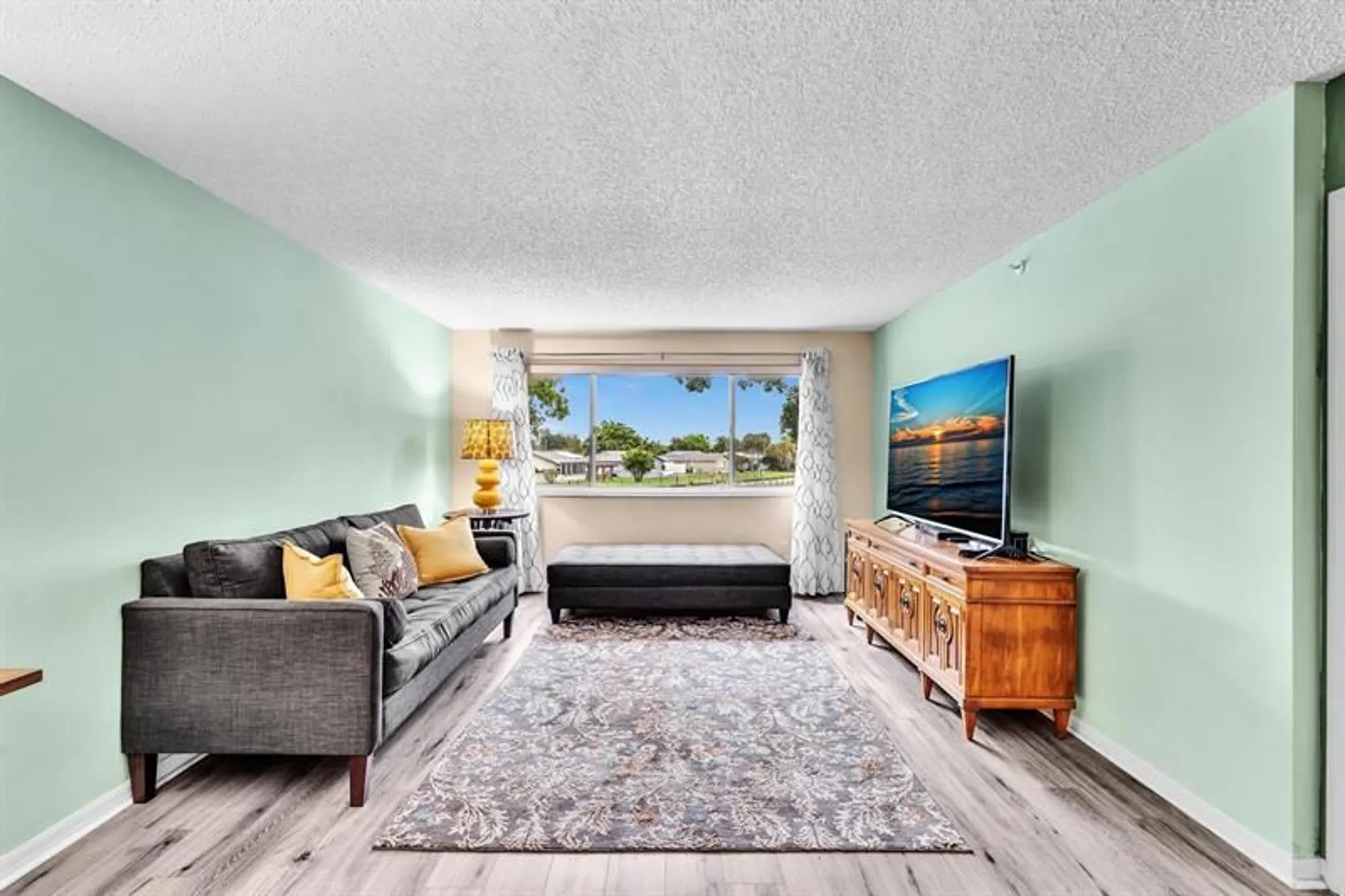 Property Slideshow image 16 of 65 | 9587 weldon cir b211, Tamarac, FL, 33321