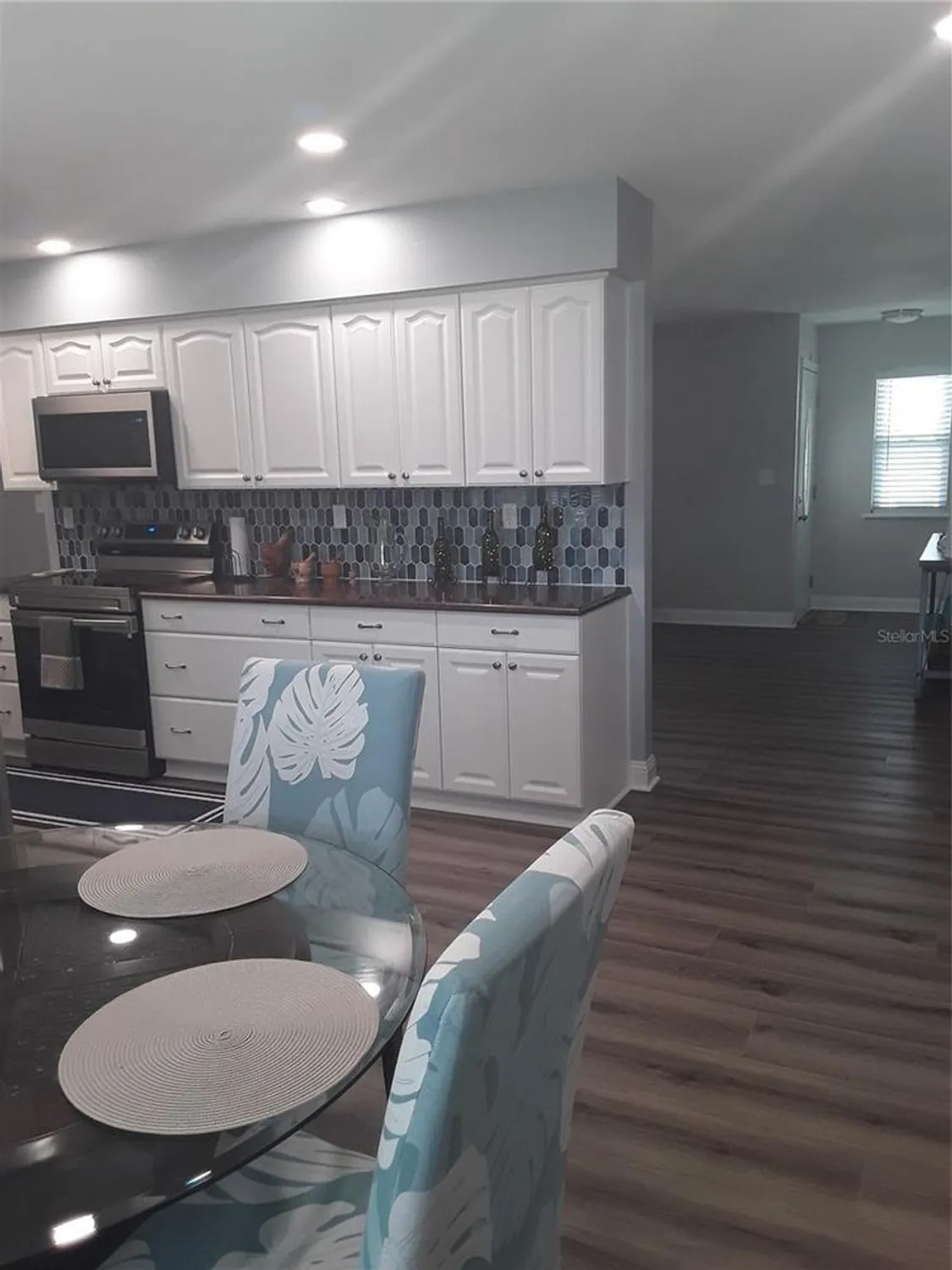 Property Slideshow image 23 of 48 | 702 cypress pl, Sun City Center, FL, 33573