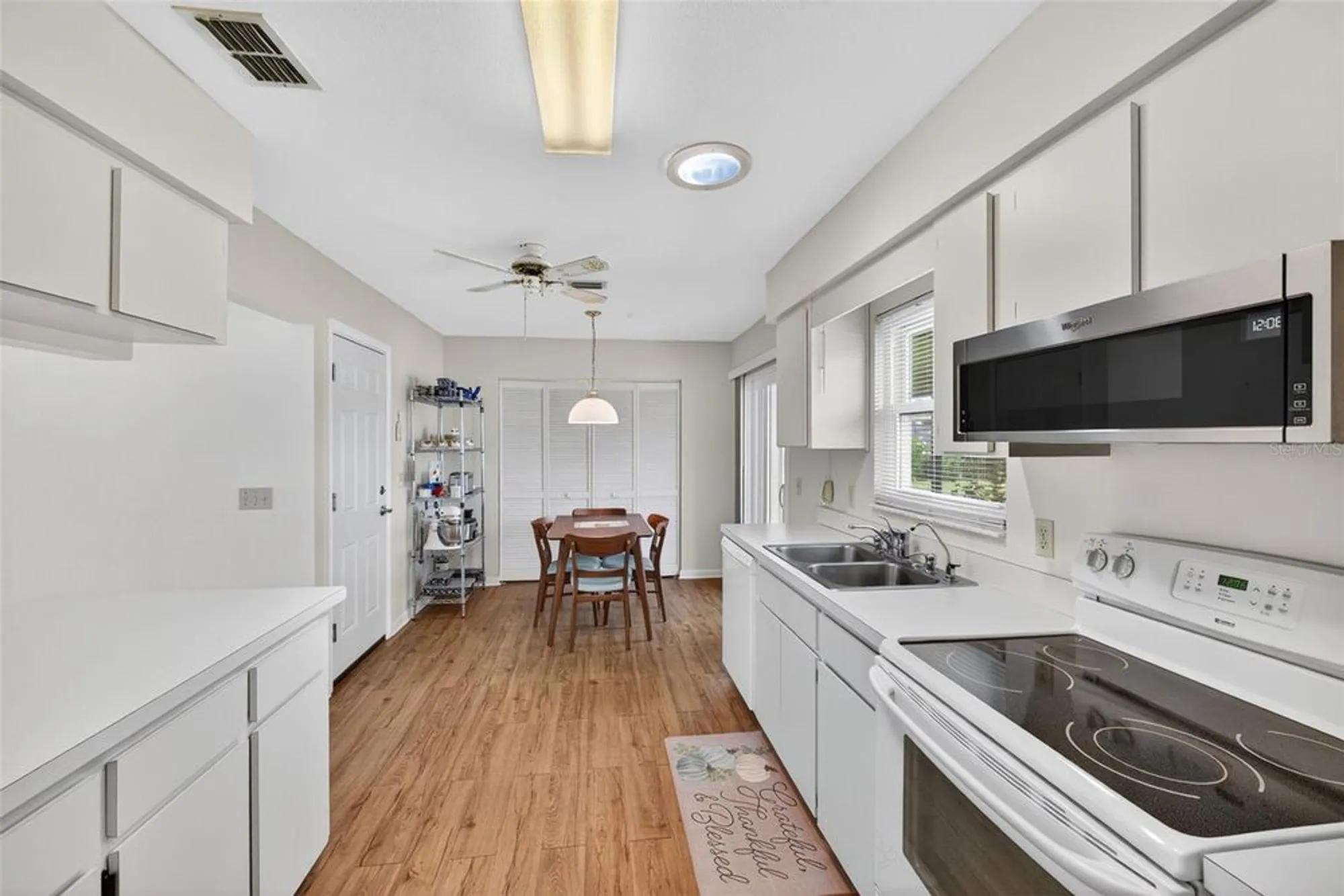 Property Slideshow image 10 of 42 | 2243 sea island cir, Lakeland, FL, 33810