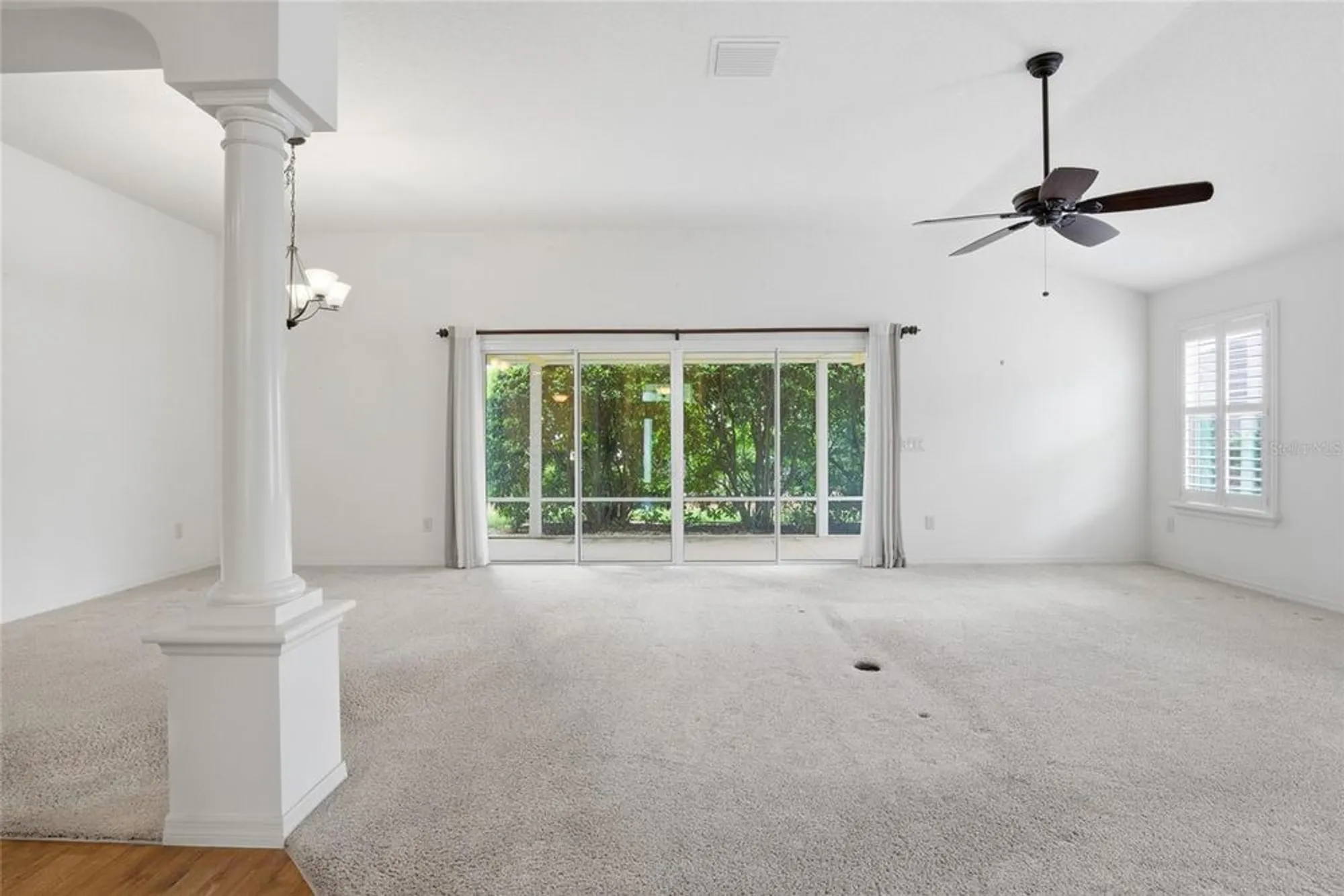 Property Slideshow image 4 of 38 | 1923 useppa oaks ln, The Villages, FL, 32163