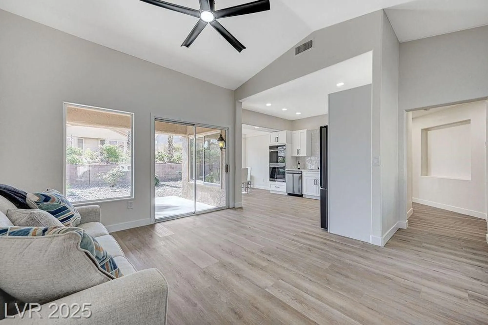 Property Slideshow image 17 of 40 | 10309 marymont pl, Las Vegas, NV, 89134
