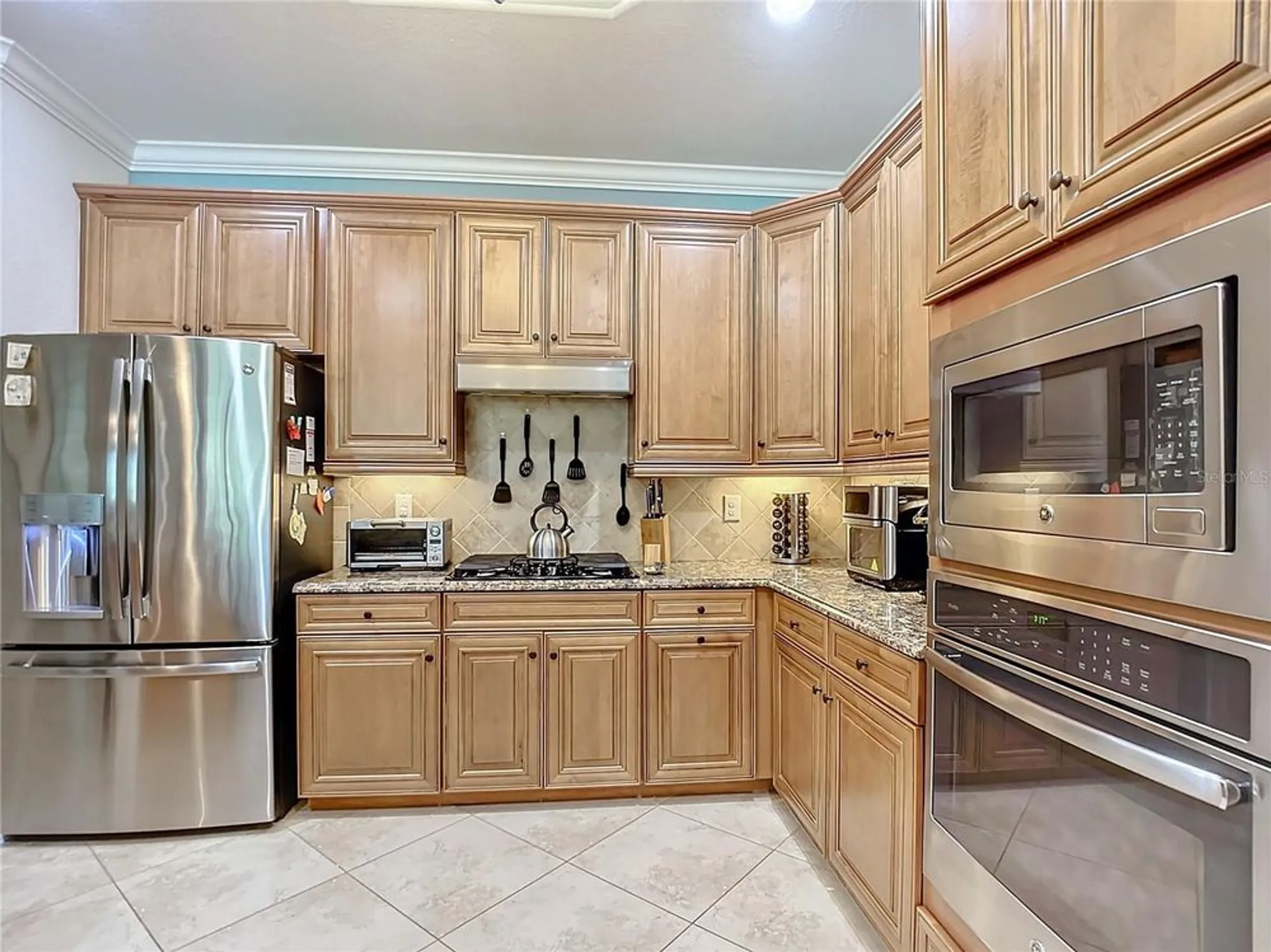 Property Slideshow image 13 of 61 | 2902 aviamar cir, Naples, FL, 34114