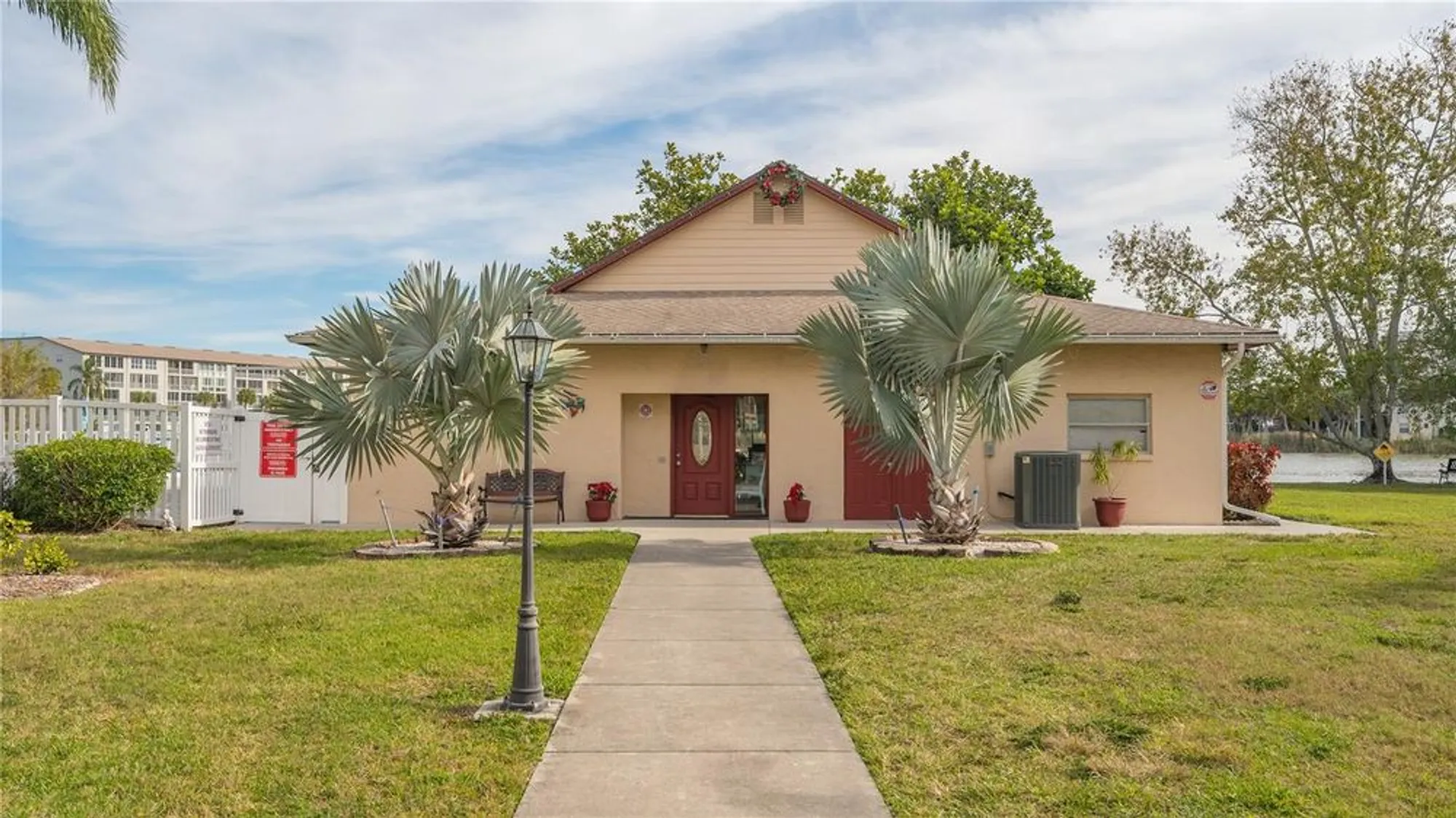 Property Slideshow image 30 of 37 | 3845 lake bayshore dr # f103, Bradenton, FL, 34205