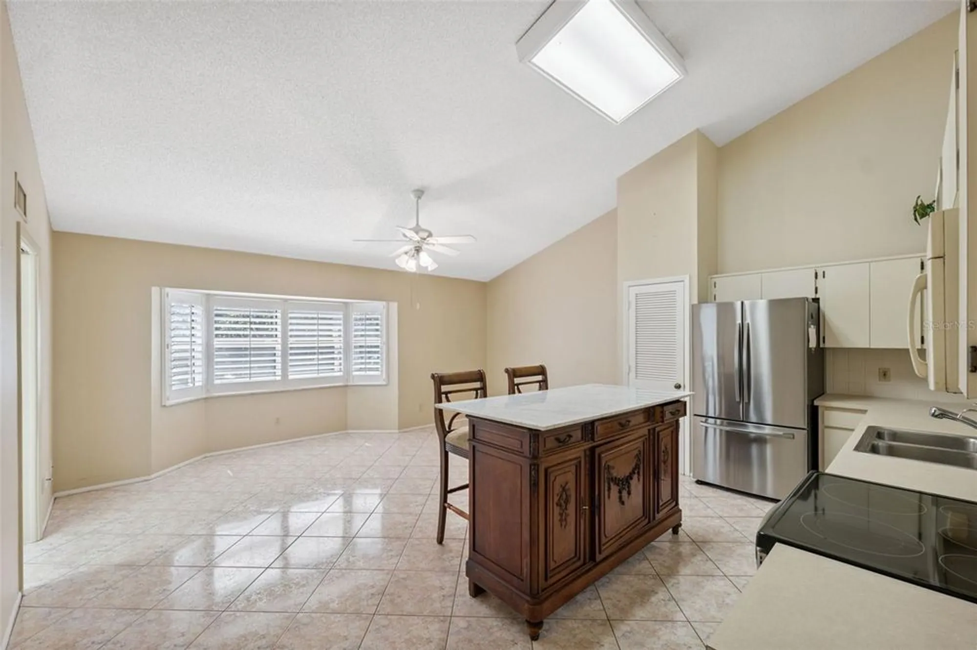 Property Slideshow image 12 of 49 | 2192 swedish dr 26, Clearwater, FL, 33763
