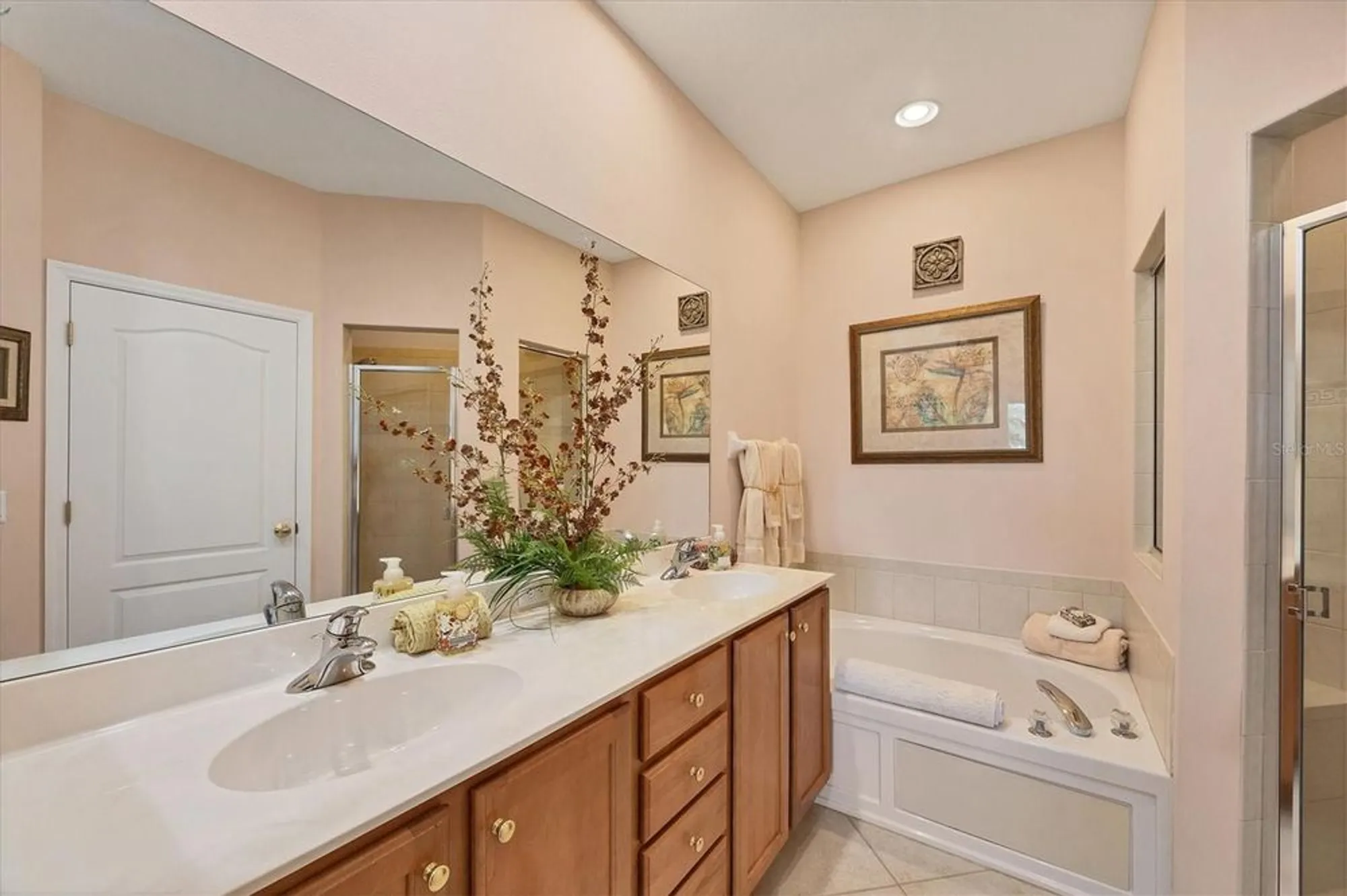 Property Slideshow image 23 of 76 | 4924 whispering oaks dr, North Port, FL, 34287