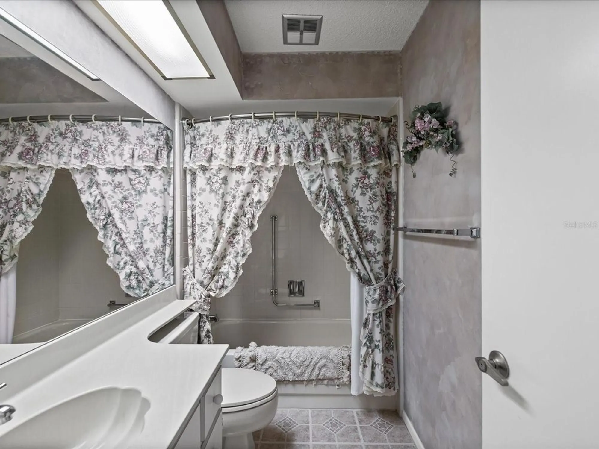 Property Slideshow image 25 of 79 | 8135 bugle ct 3, Port Richey, FL, 34668