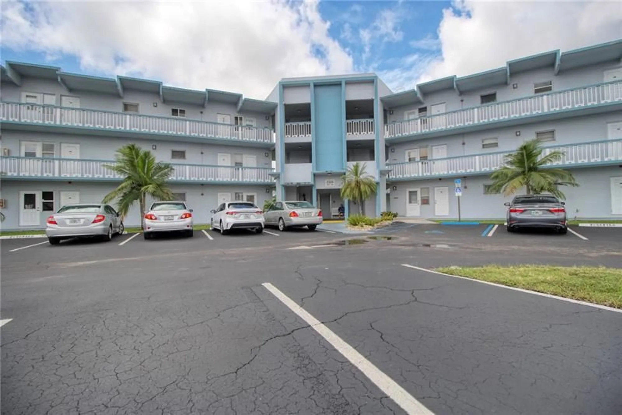 Property Slideshow image 49 of 49 | 2300 park ln 311, Hollywood, FL, 33021