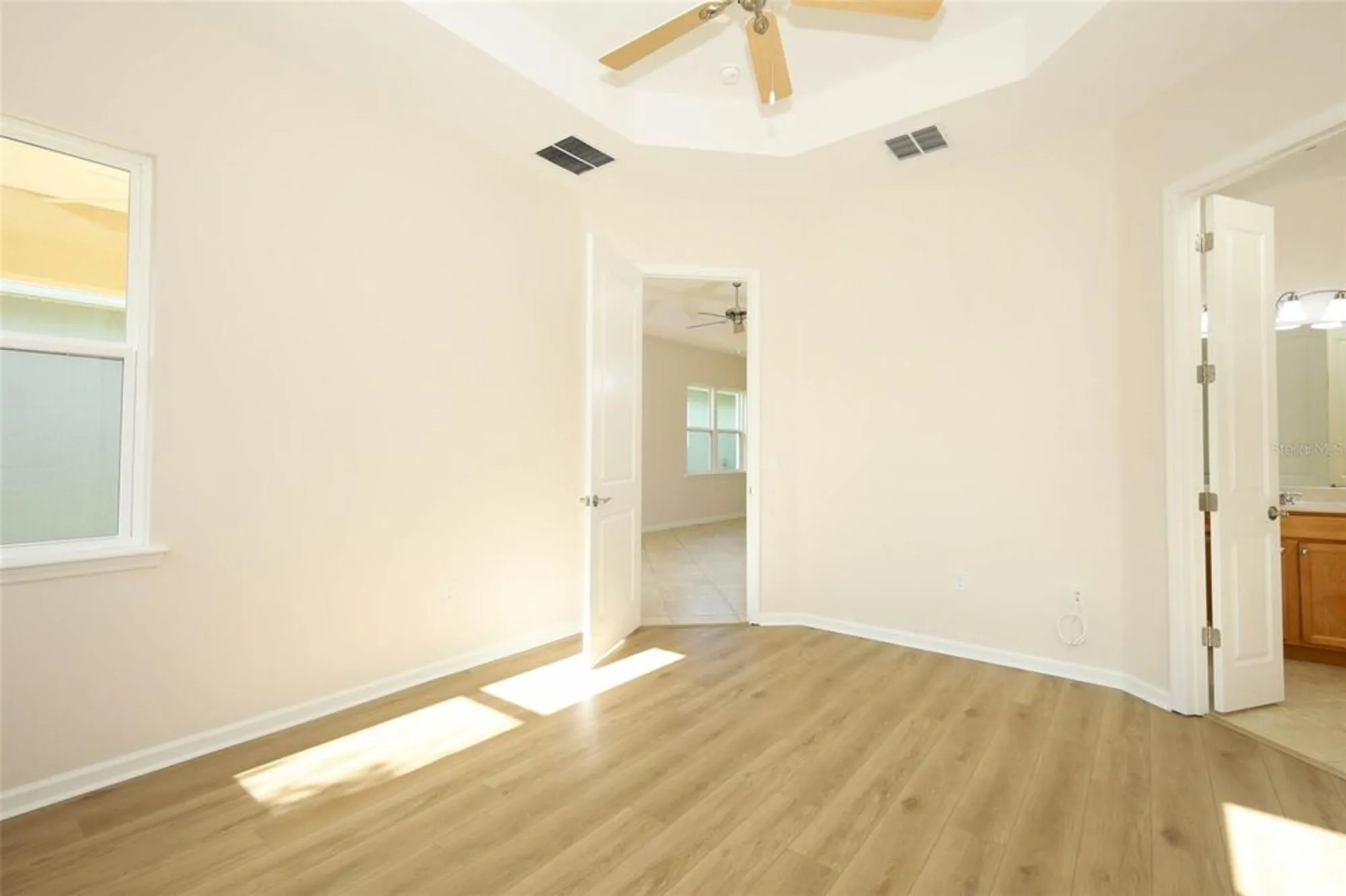 Property Slideshow image 17 of 43 | 1677 victoria gardens dr, Deland, FL, 32724