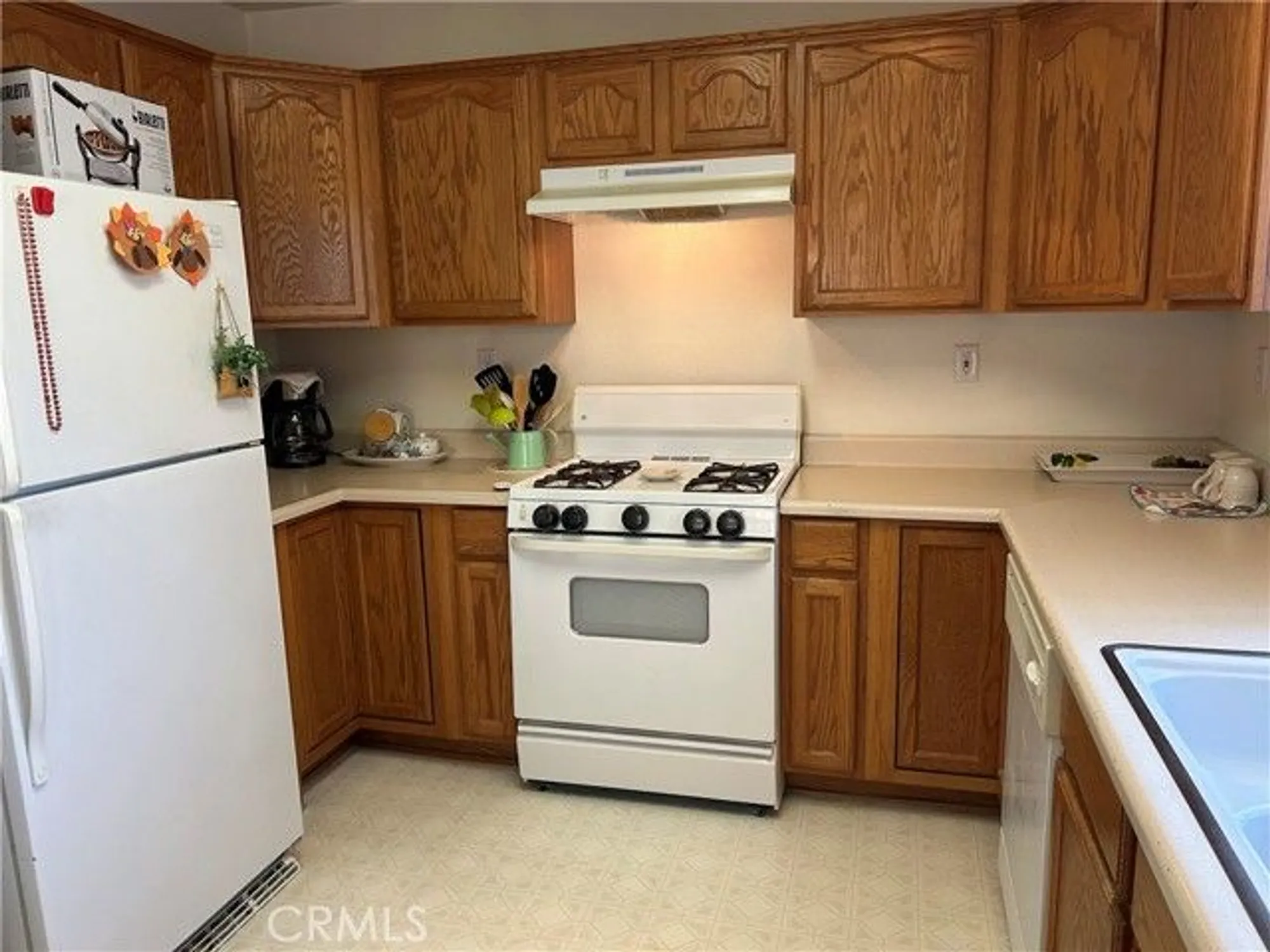 Property Slideshow image 8 of 24 | 11580 oak st, Apple Valley, CA, 92308