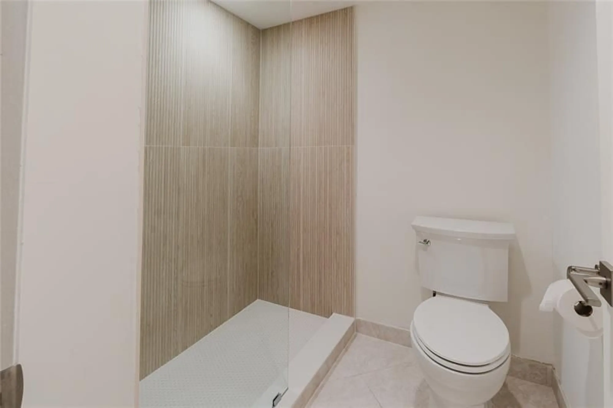 Property Slideshow image 13 of 32 | 9277 vista del lago apt 39b, Boca Raton, FL, 33428