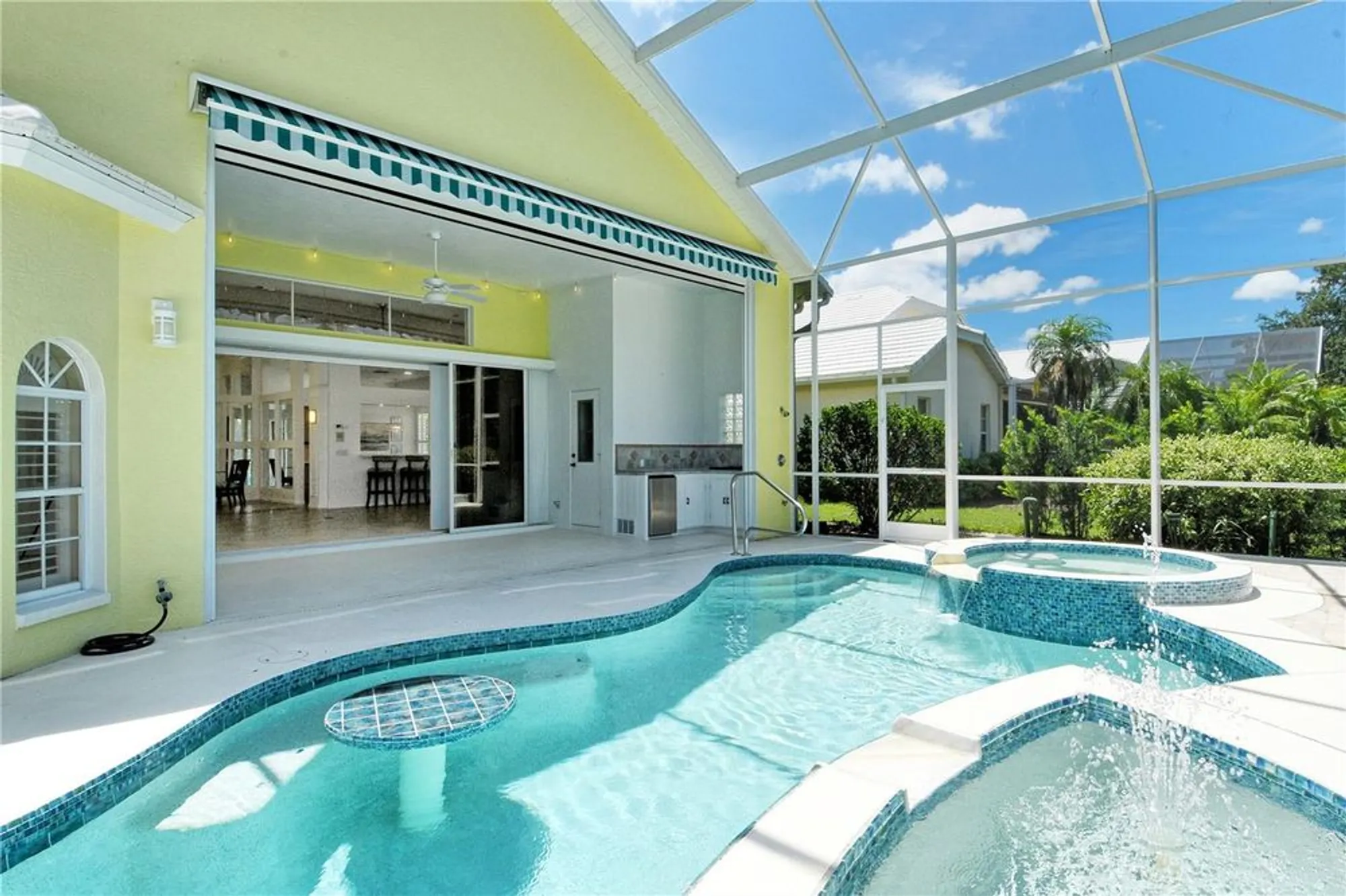 Property Slideshow image 40 of 52 | 340 bermuda ct 5, Venice, FL, 34293