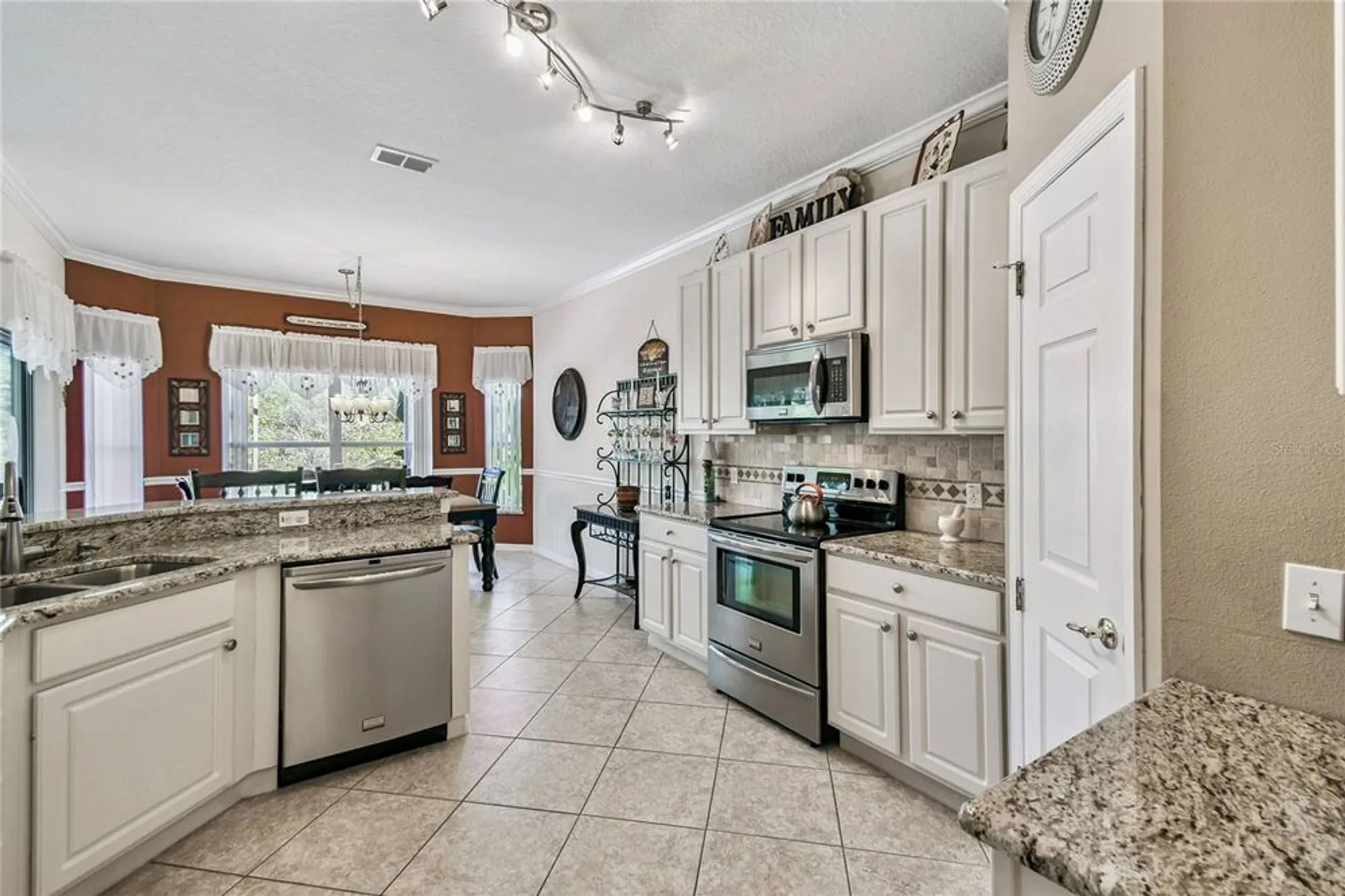 Property Slideshow image 14 of 61 | 536 portofino dr, Poinciana, FL, 34759