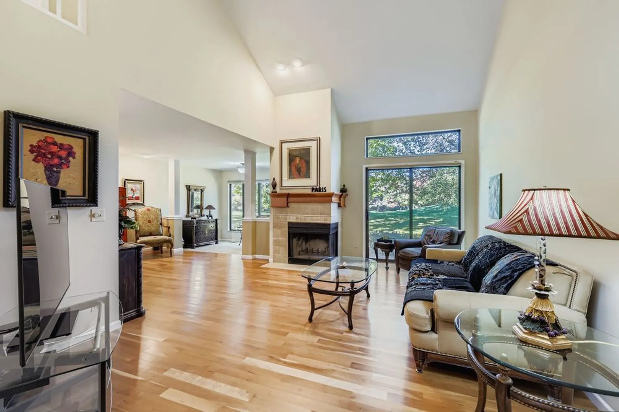 Property Slideshow image 7 of 53 | 668 shoreline rd, Lake Barrington, IL, 60010