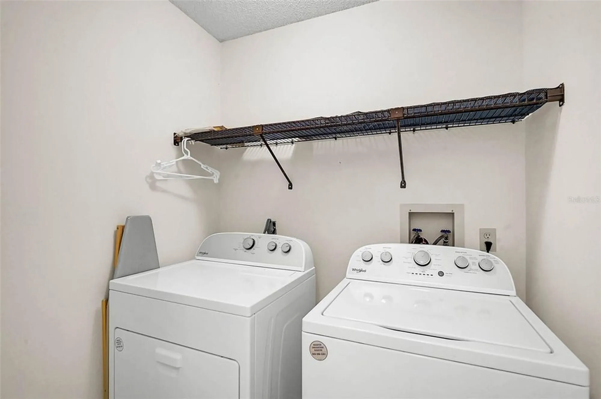 Property Slideshow image 19 of 31 | 5633 avista dr, Sarasota, FL, 34243