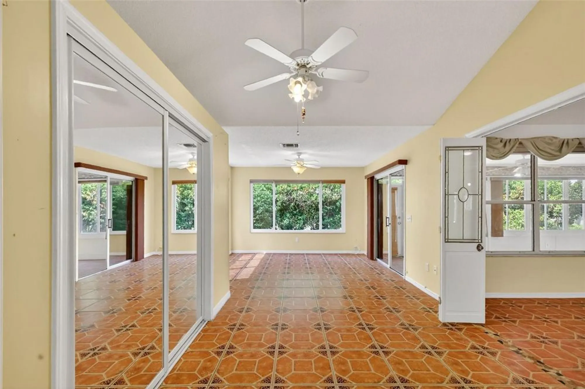 Property Slideshow image 21 of 35 | 318 del mar dr, The Villages, FL, 32159