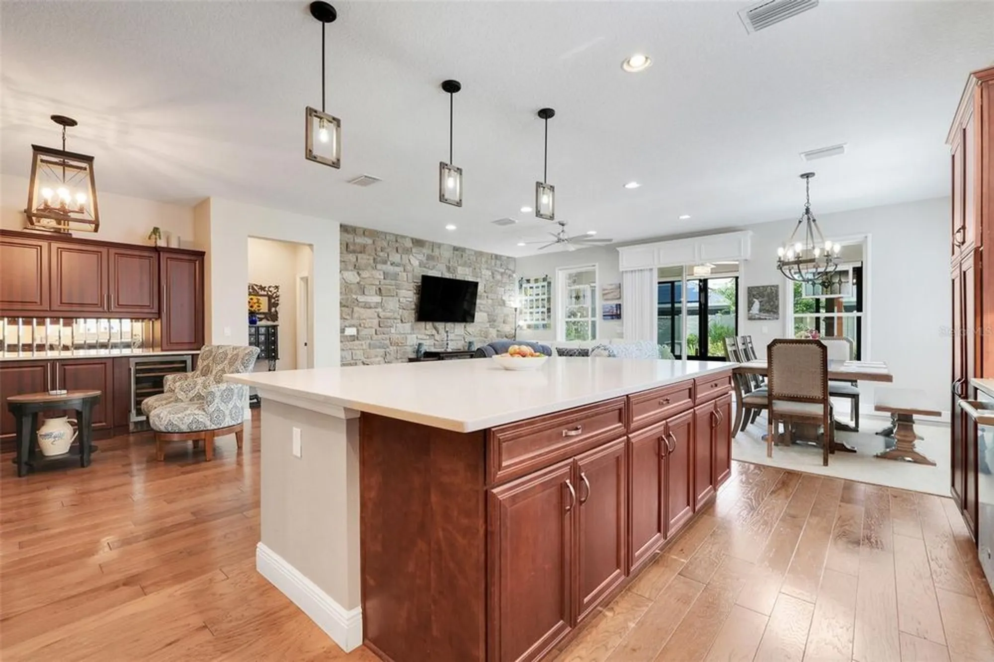 Property Slideshow image 13 of 52 | 815 hidden moss dr, Groveland, FL, 34736